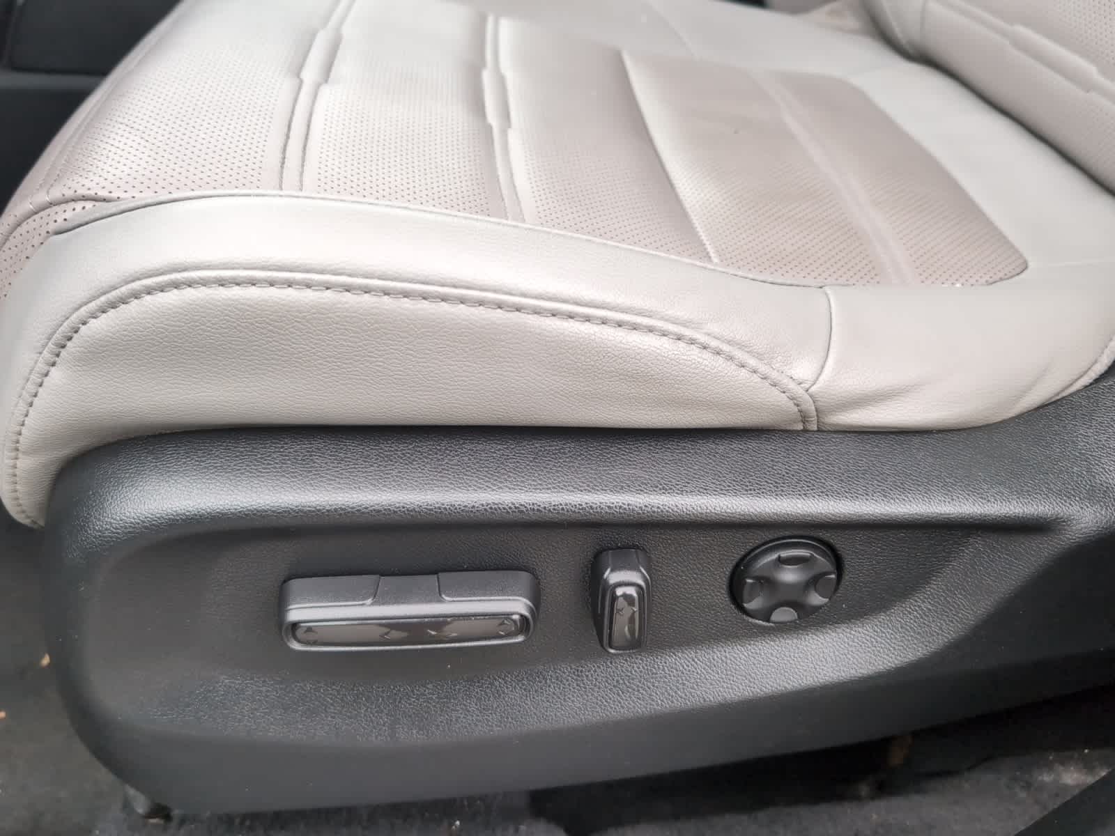 used 2022 Honda CR-V car, priced at $29,498