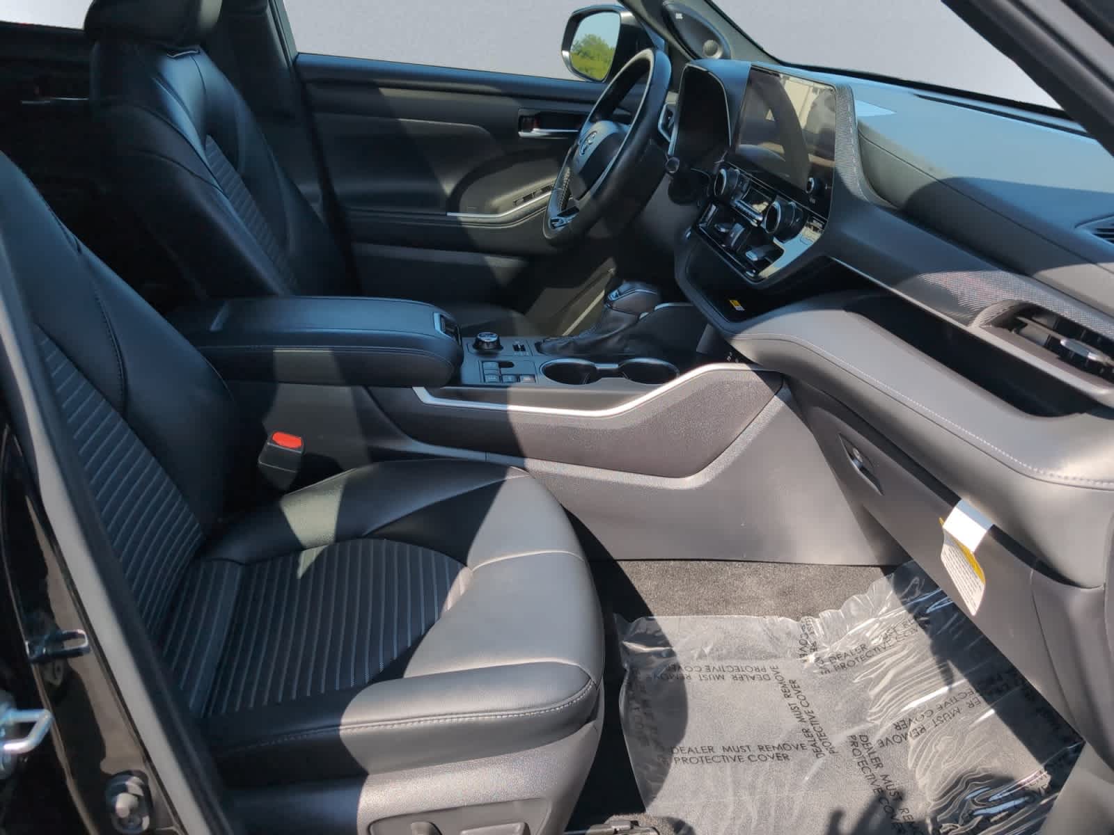 used 2024 Toyota Highlander car, priced at $40,998