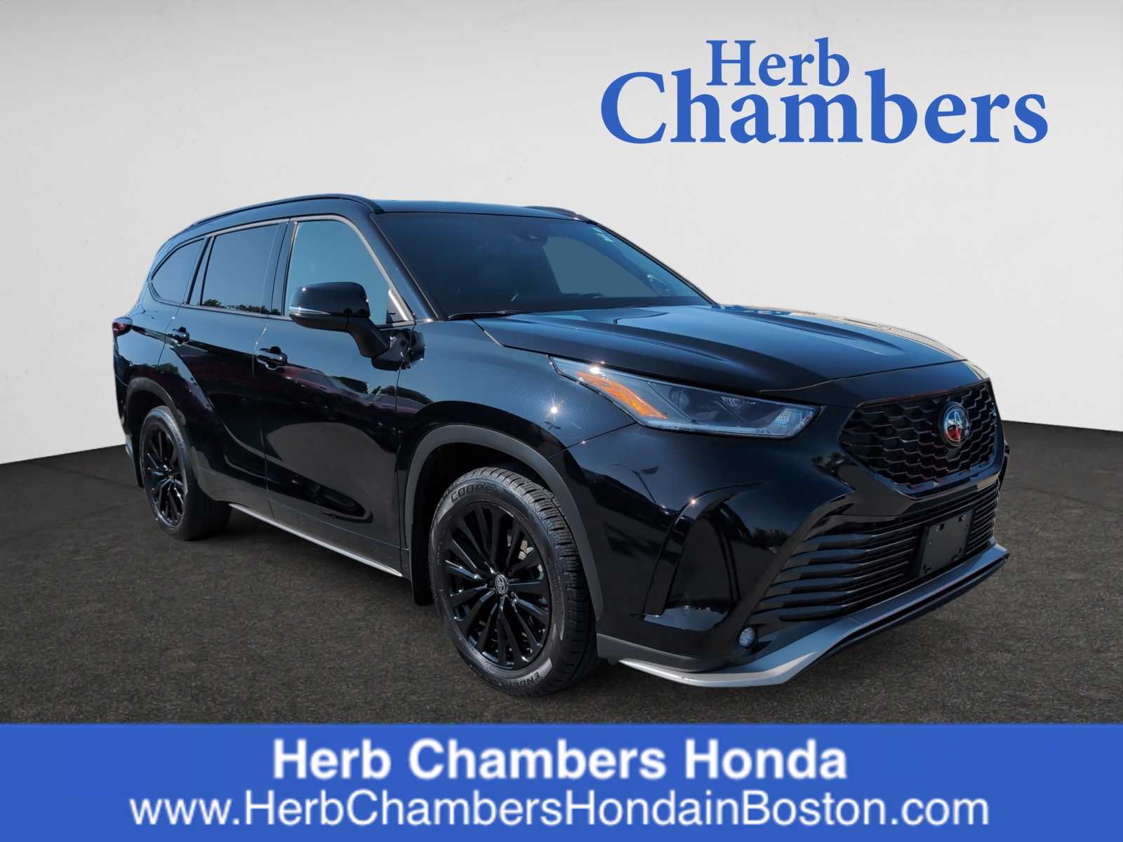 used 2024 Toyota Highlander car, priced at $40,998