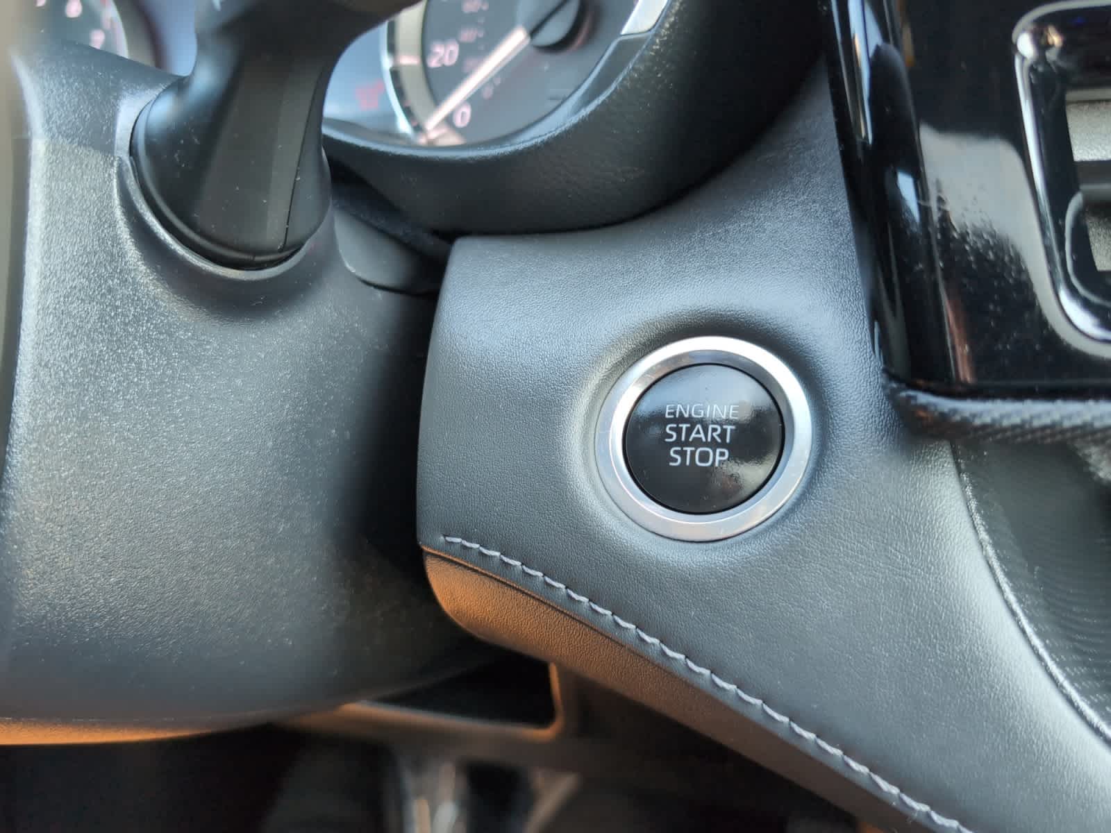 used 2024 Toyota Highlander car, priced at $40,998