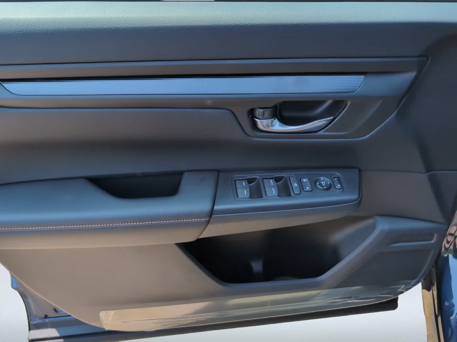 new 2026 Honda CR-V Hybrid car, priced at $40,195