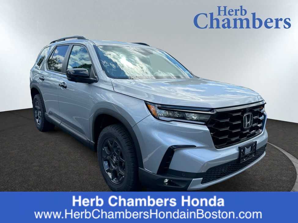 new 2025 Honda Pilot car, priced at $50,895