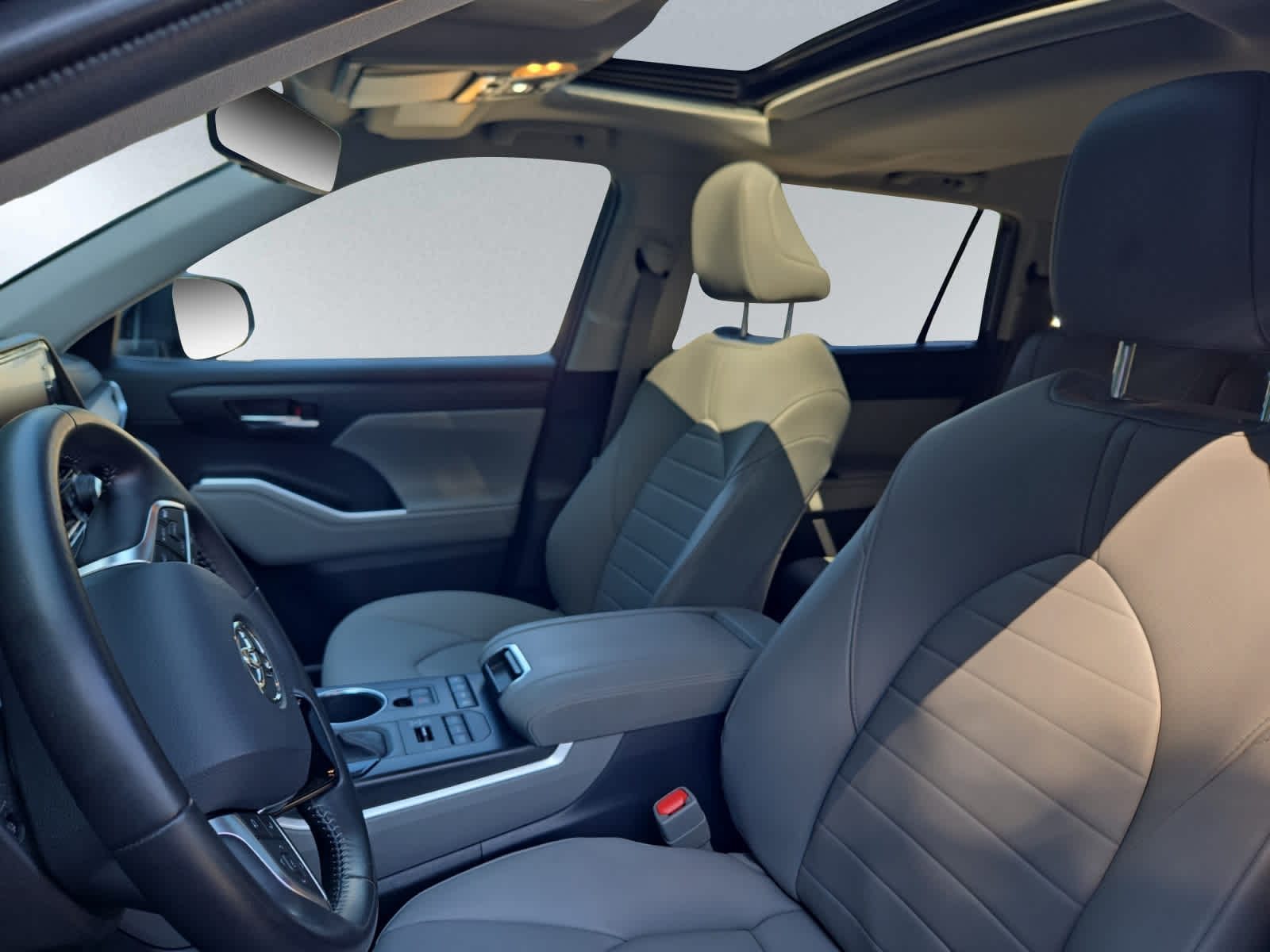 used 2020 Toyota Highlander car, priced at $32,998