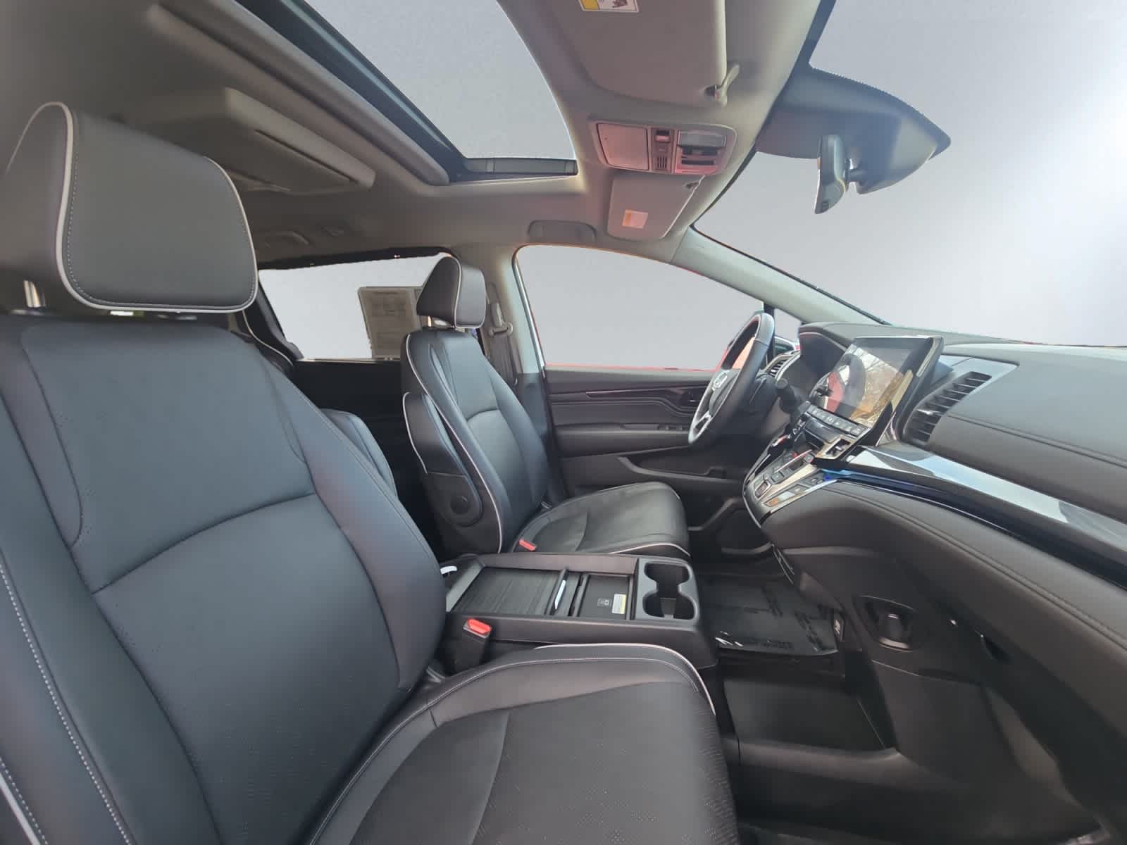 used 2024 Honda Odyssey car, priced at $42,998