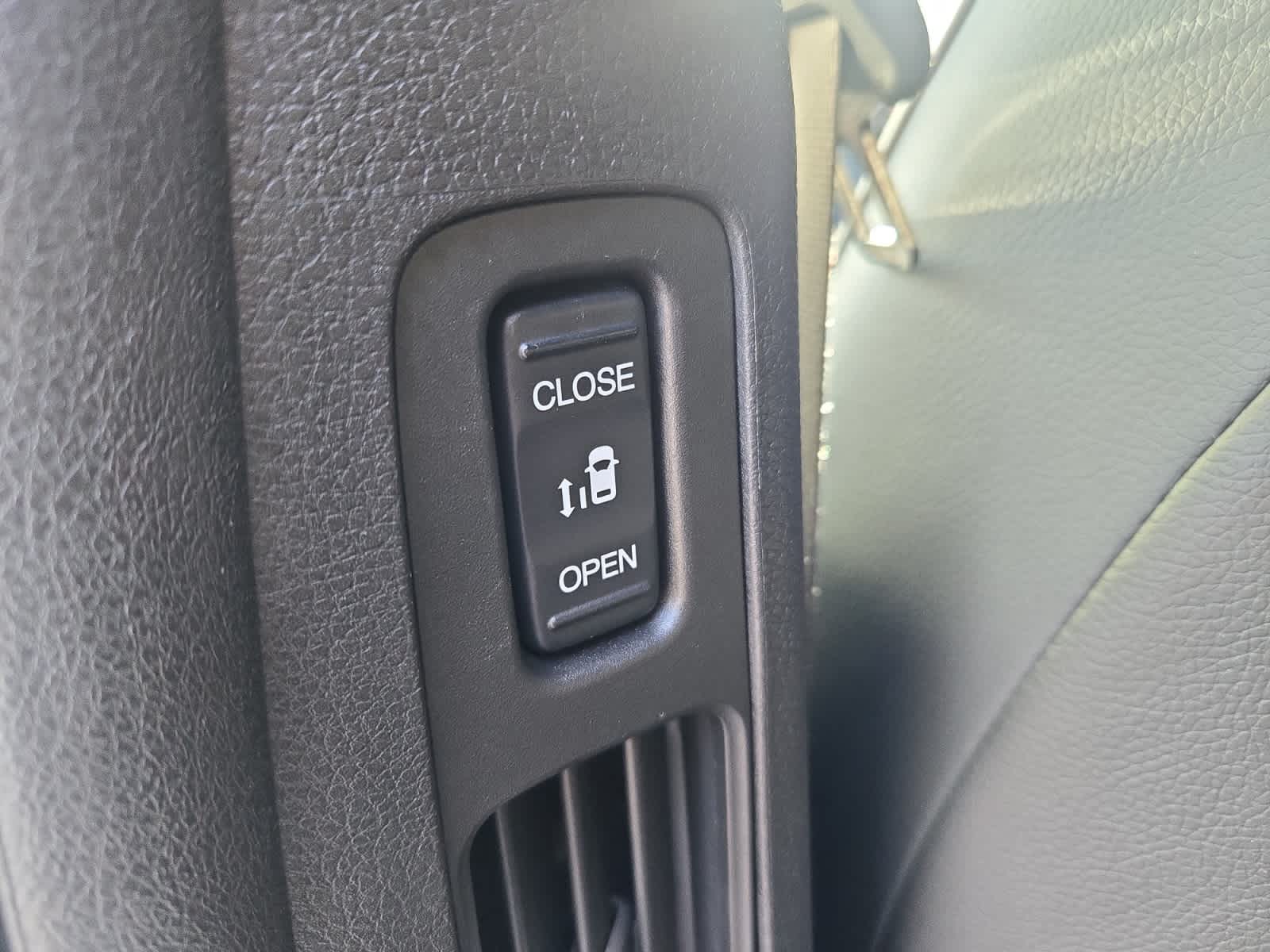 used 2024 Honda Odyssey car, priced at $42,998