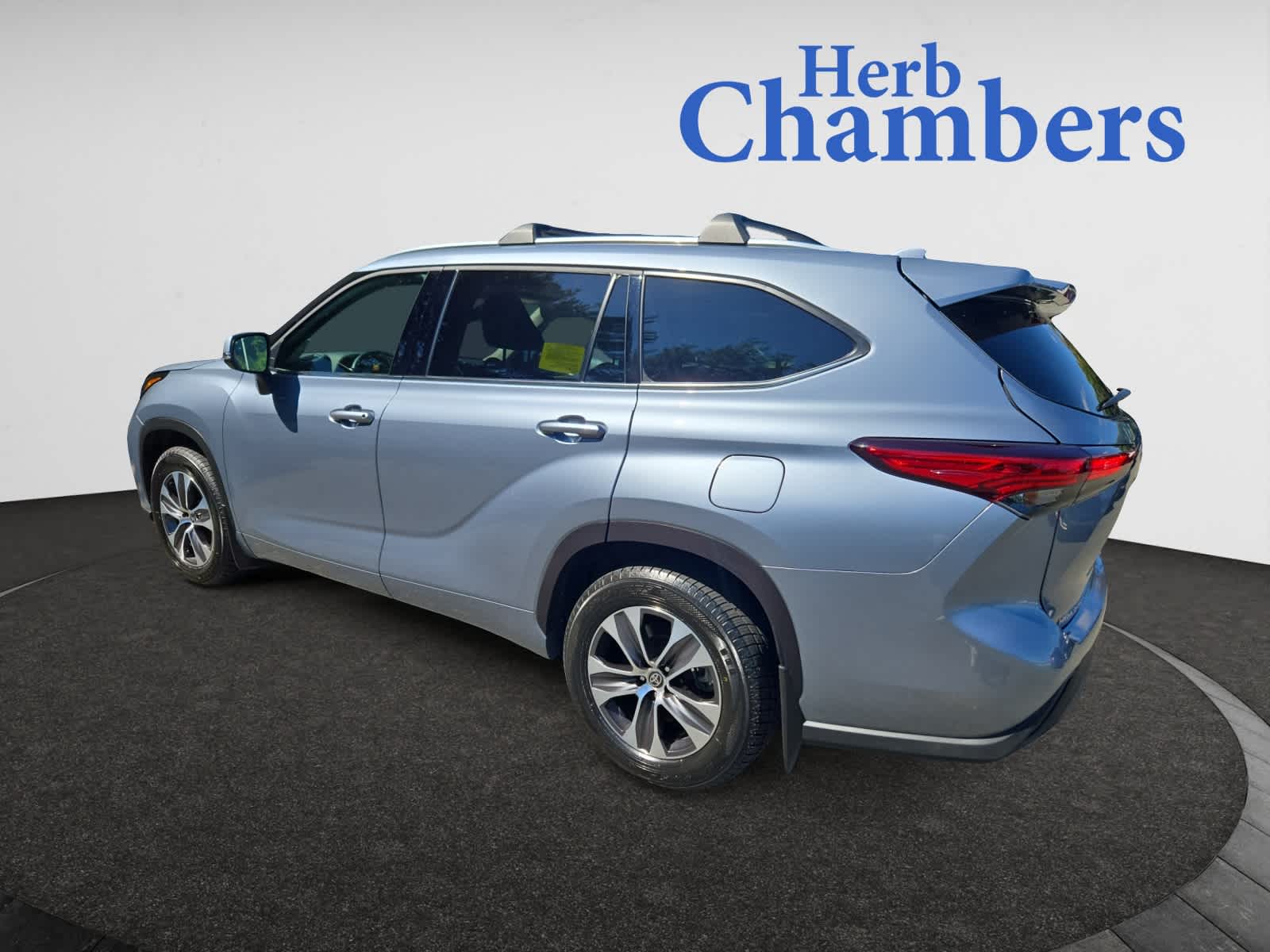 used 2020 Toyota Highlander car, priced at $32,998