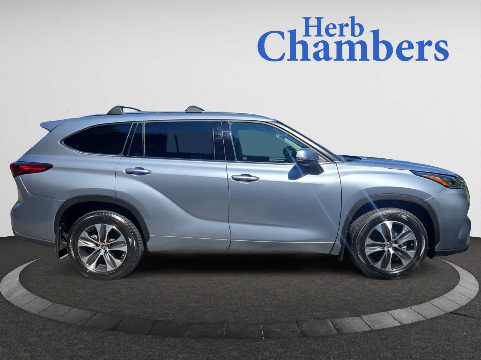 used 2020 Toyota Highlander car, priced at $32,998