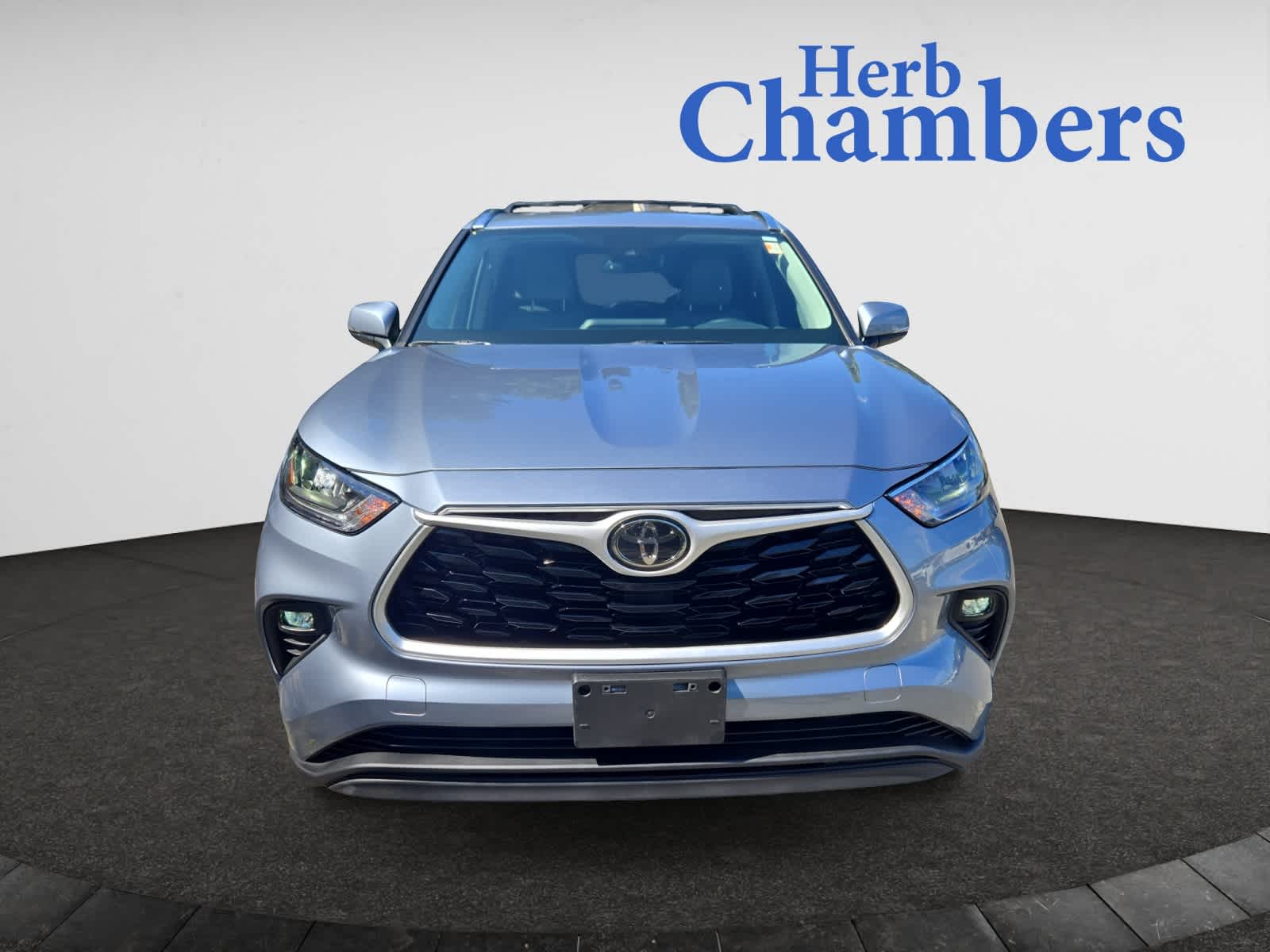 used 2020 Toyota Highlander car, priced at $32,998