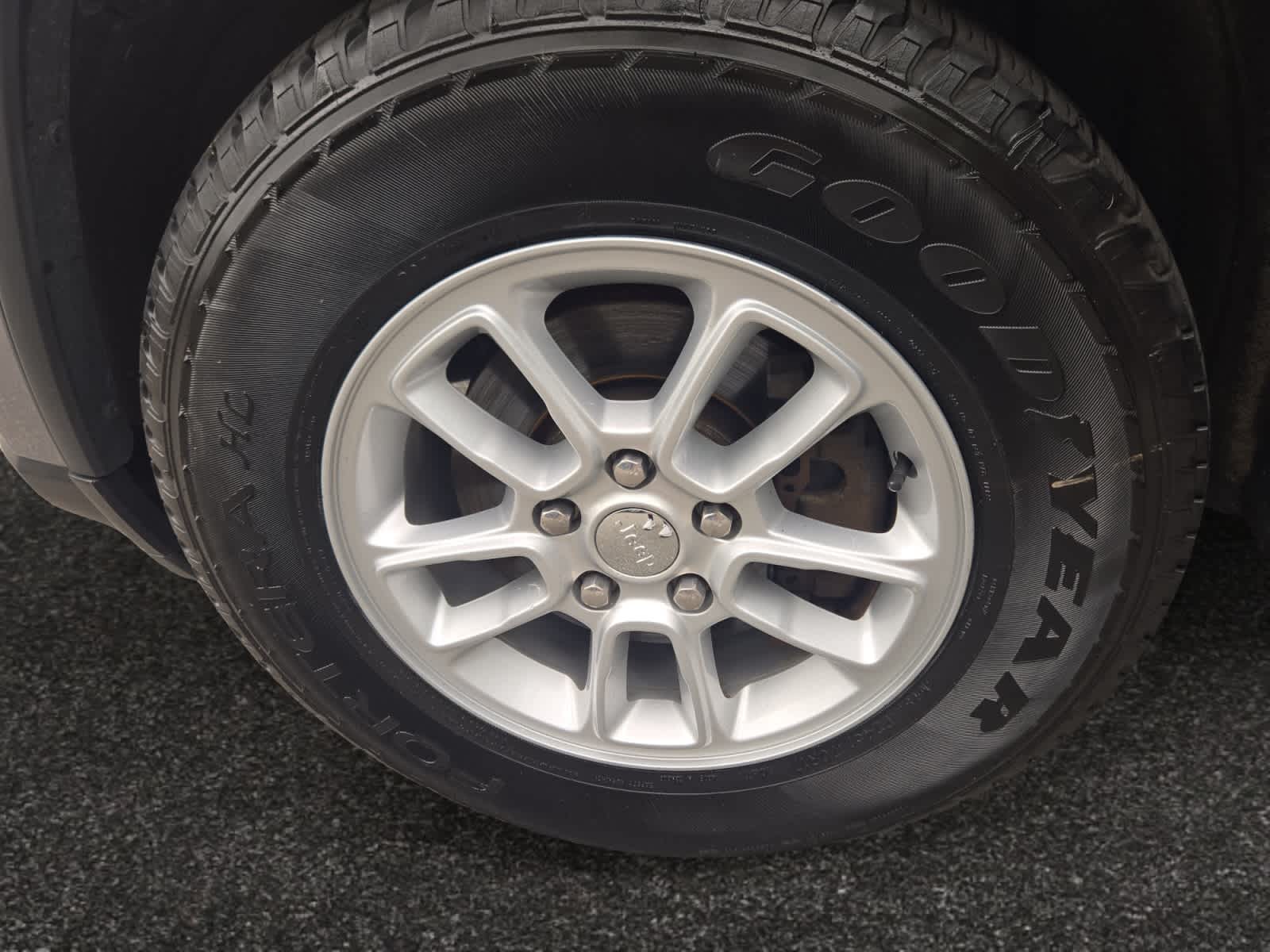 used 2018 Jeep Grand Cherokee car, priced at $18,497