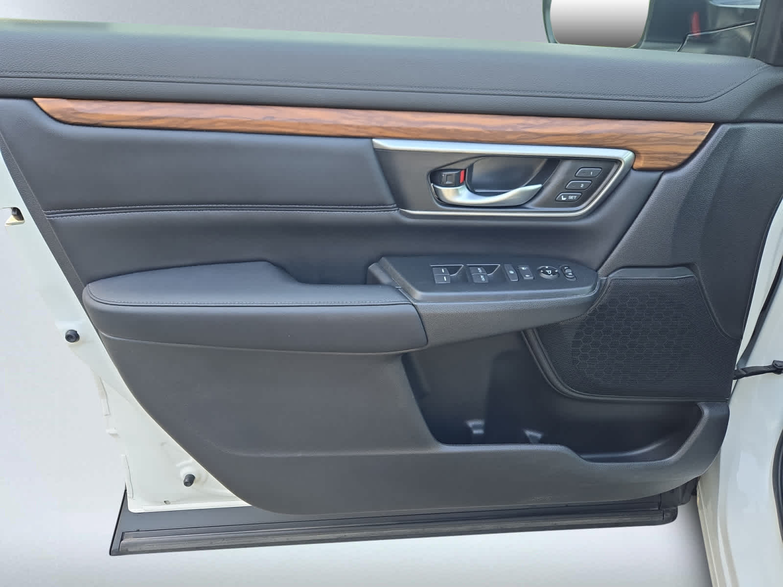 used 2018 Honda CR-V car, priced at $25,498