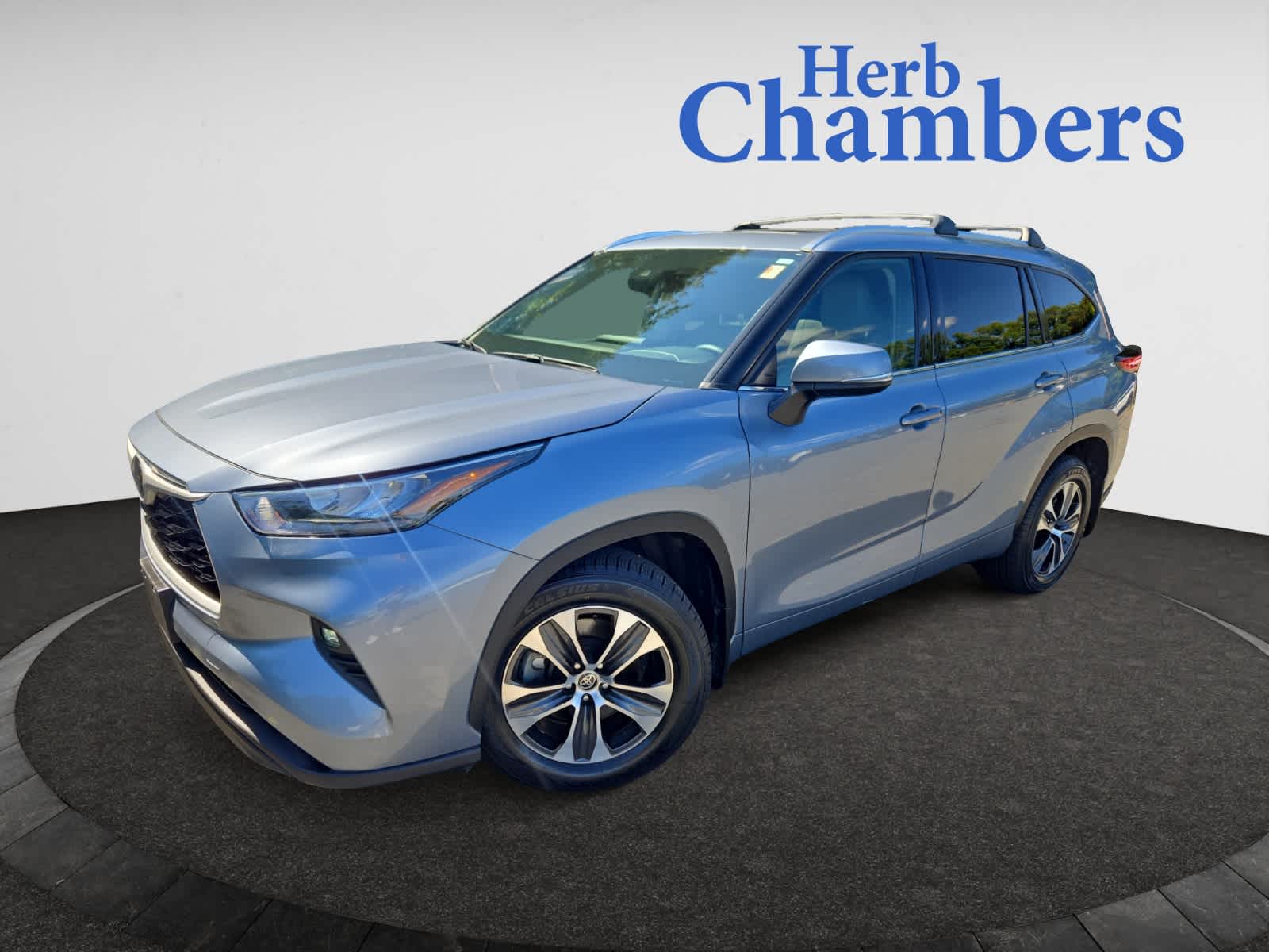 used 2020 Toyota Highlander car, priced at $32,998