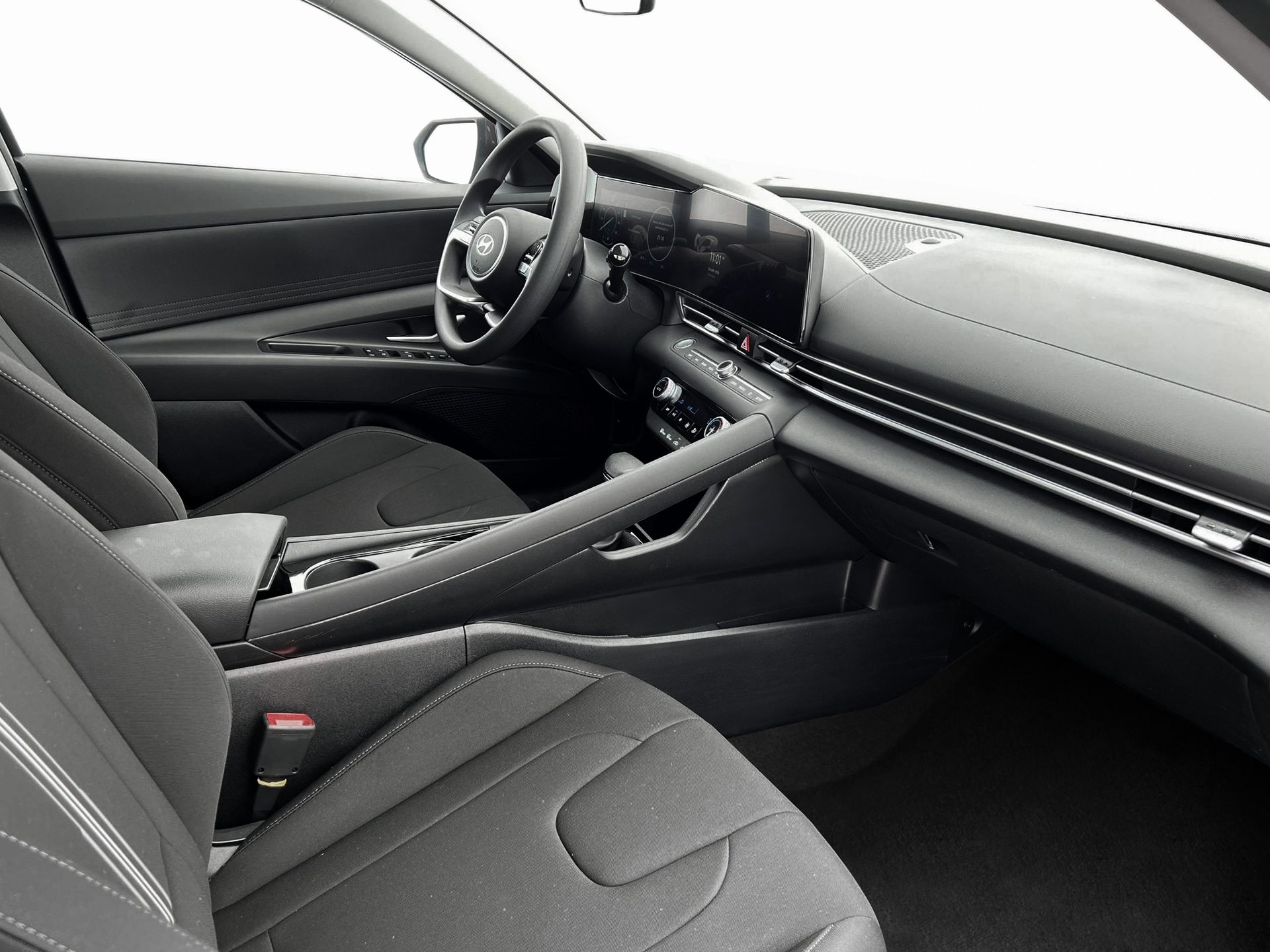new 2025 Hyundai Elantra Hybrid car, priced at $24,835