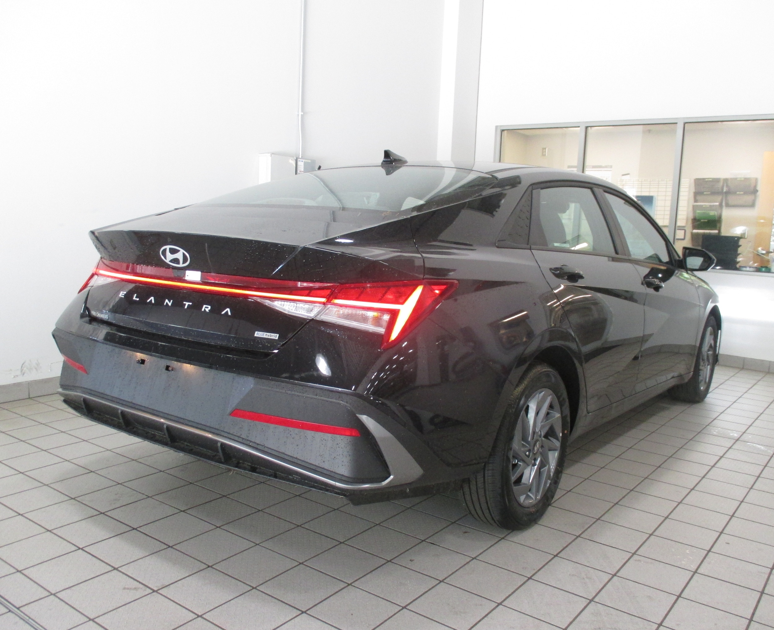 new 2025 Hyundai Elantra Hybrid car, priced at $24,960