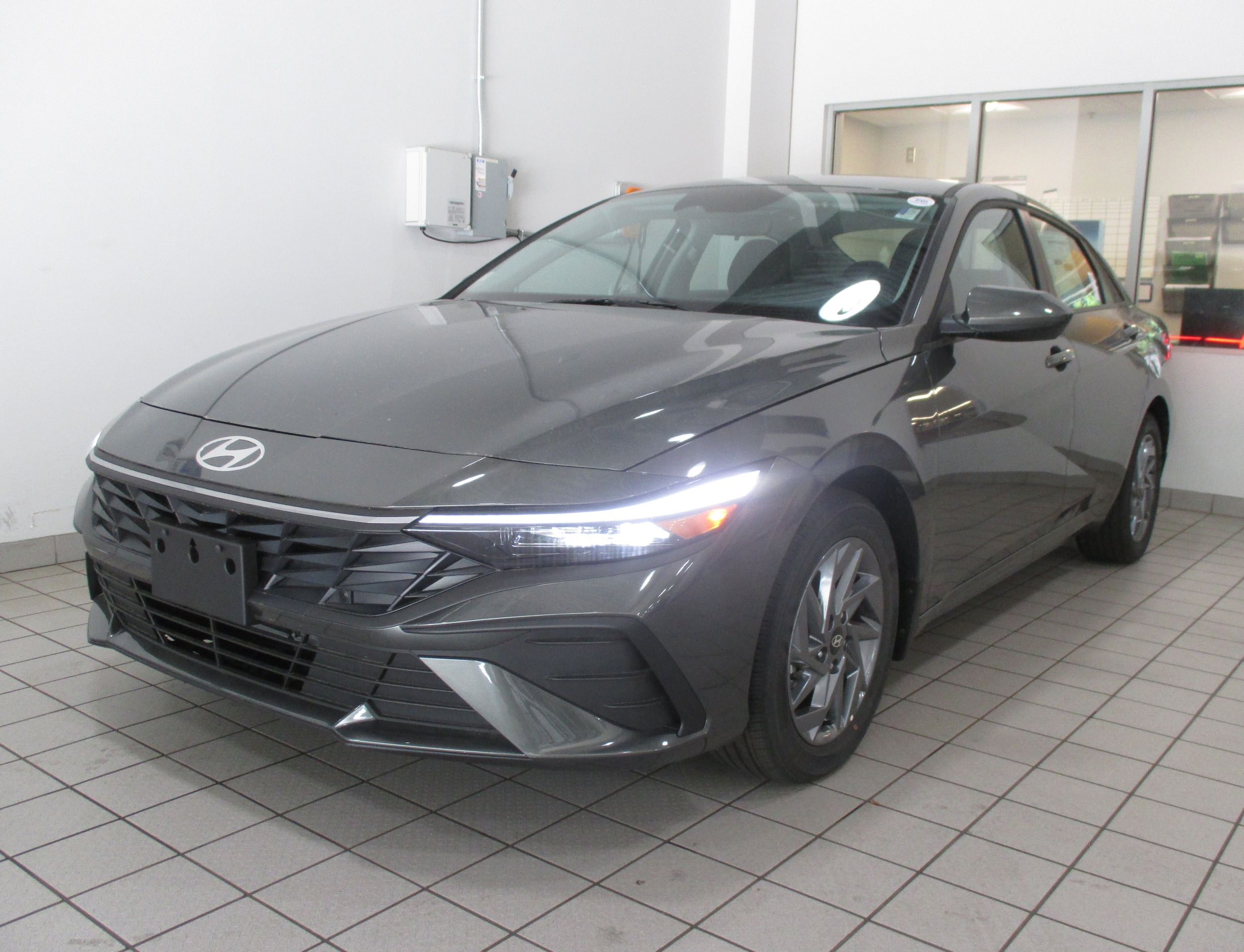 new 2025 Hyundai Elantra Hybrid car, priced at $24,835