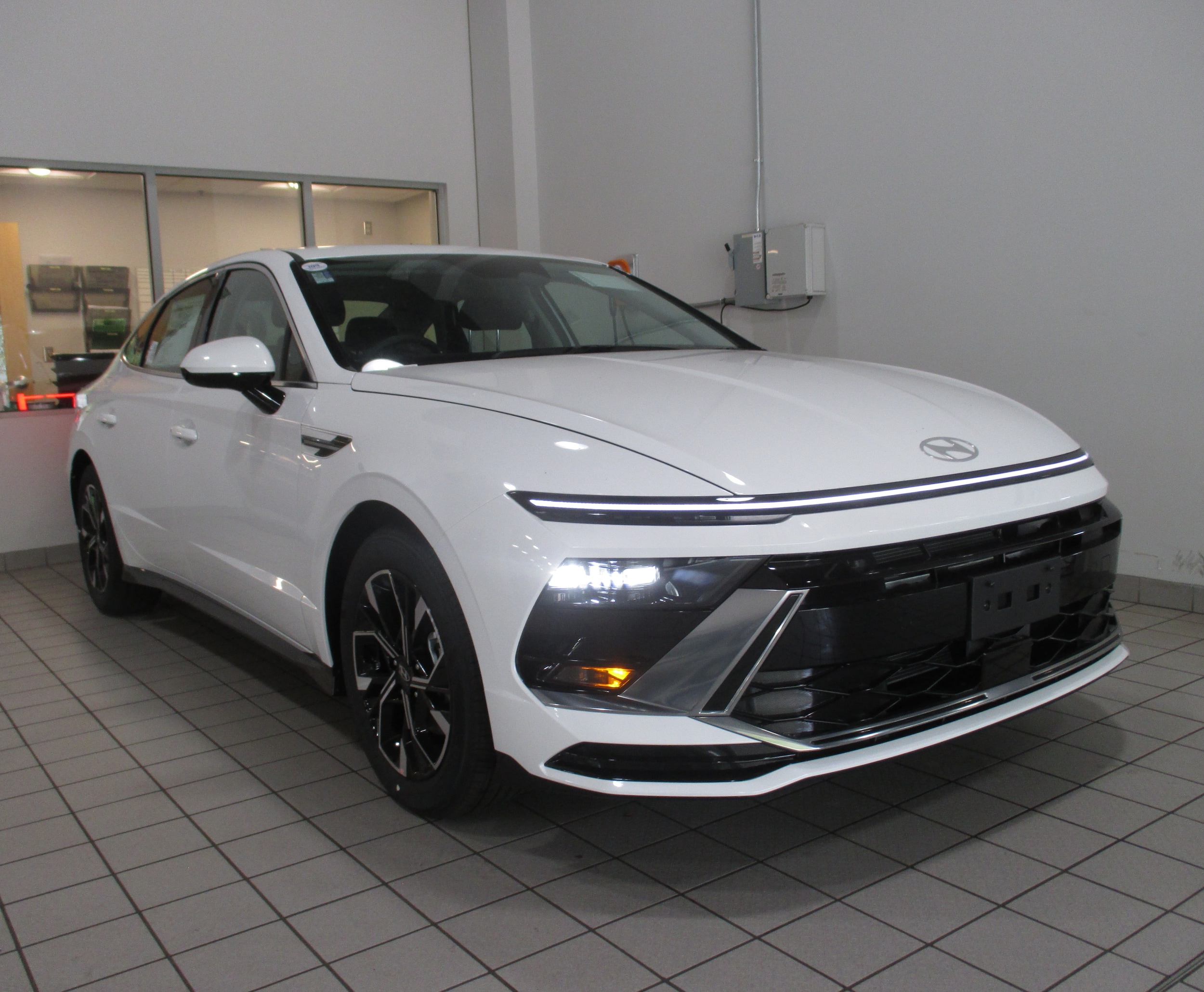 new 2025 Hyundai Sonata car, priced at $30,136