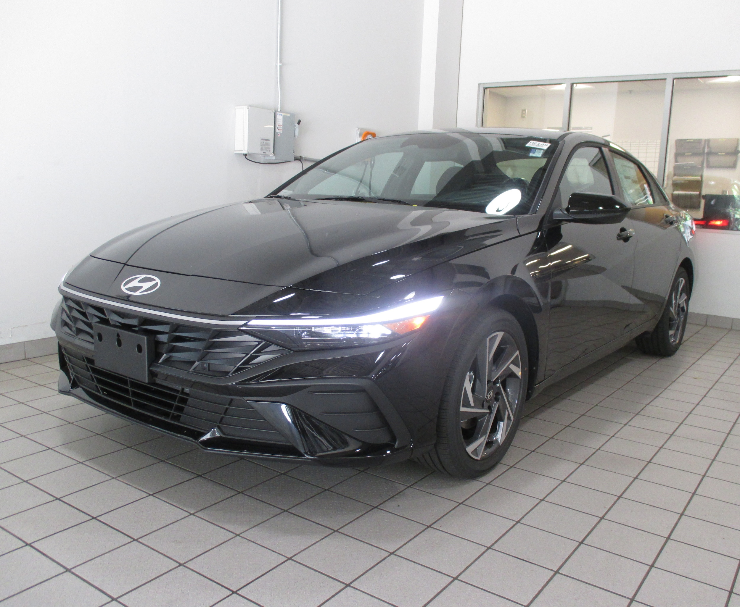 new 2025 Hyundai Elantra car, priced at $23,185