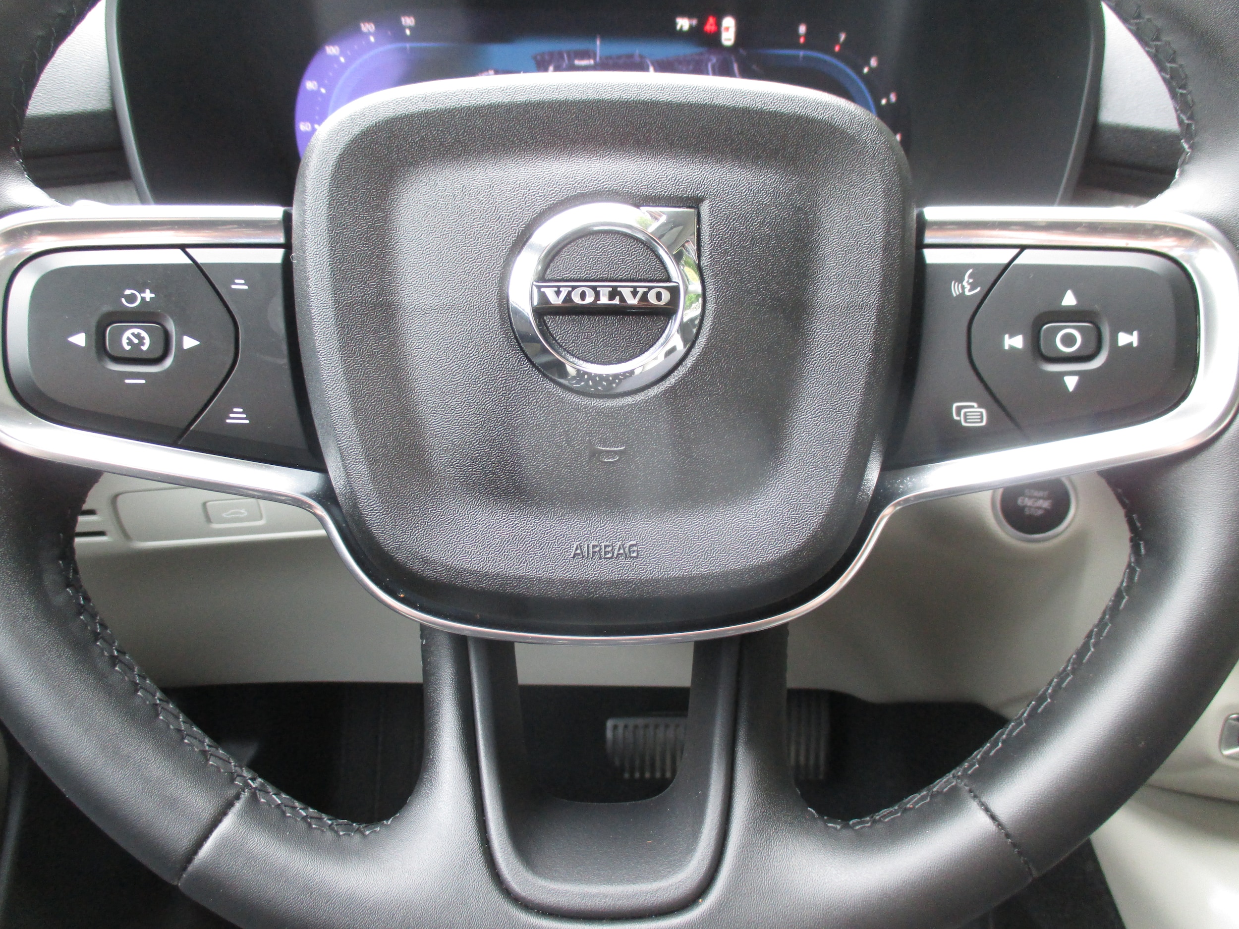 used 2023 Volvo XC40 car, priced at $34,298