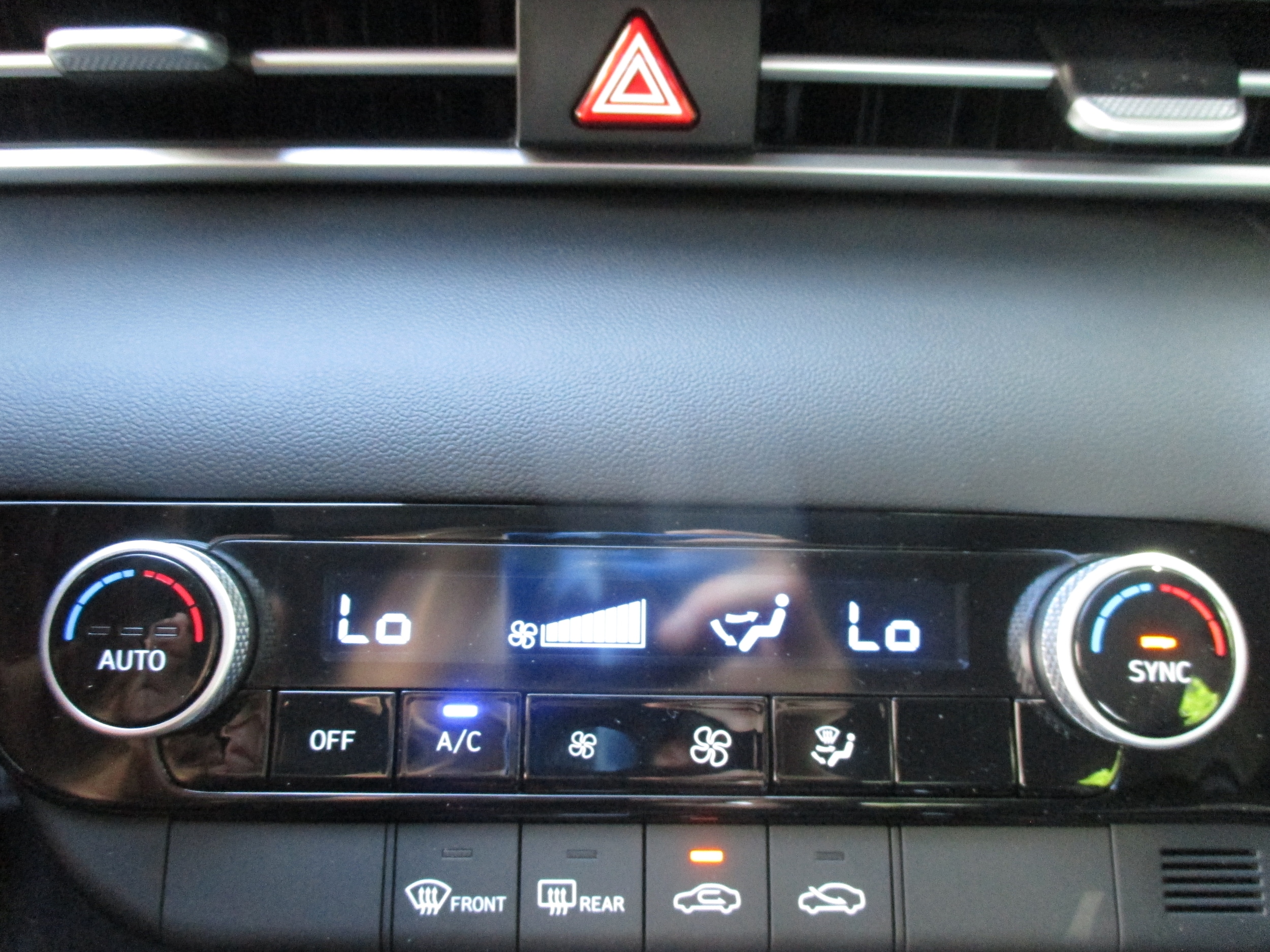 new 2025 Hyundai Elantra Hybrid car, priced at $24,835