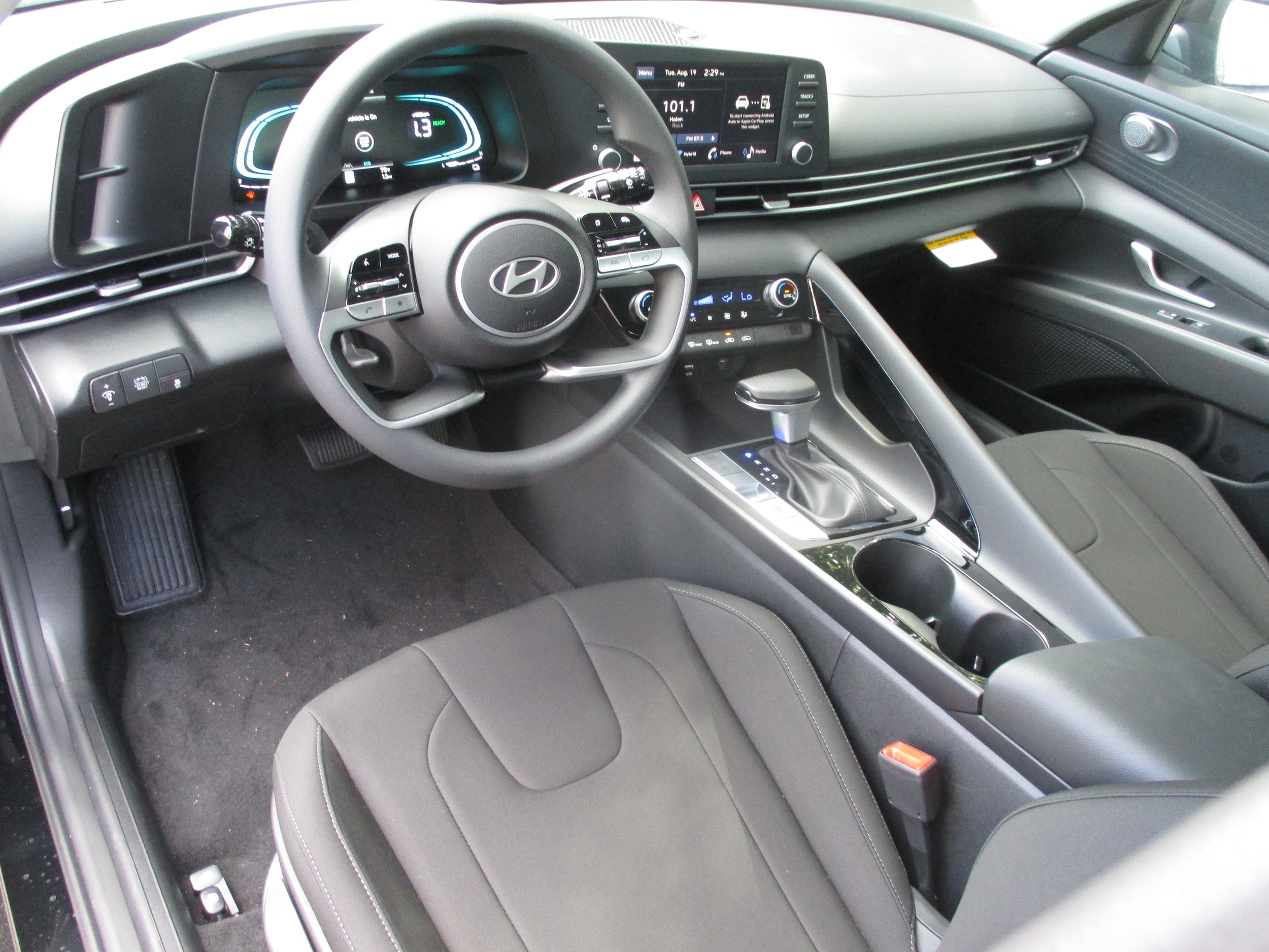 new 2025 Hyundai Elantra Hybrid car, priced at $24,850