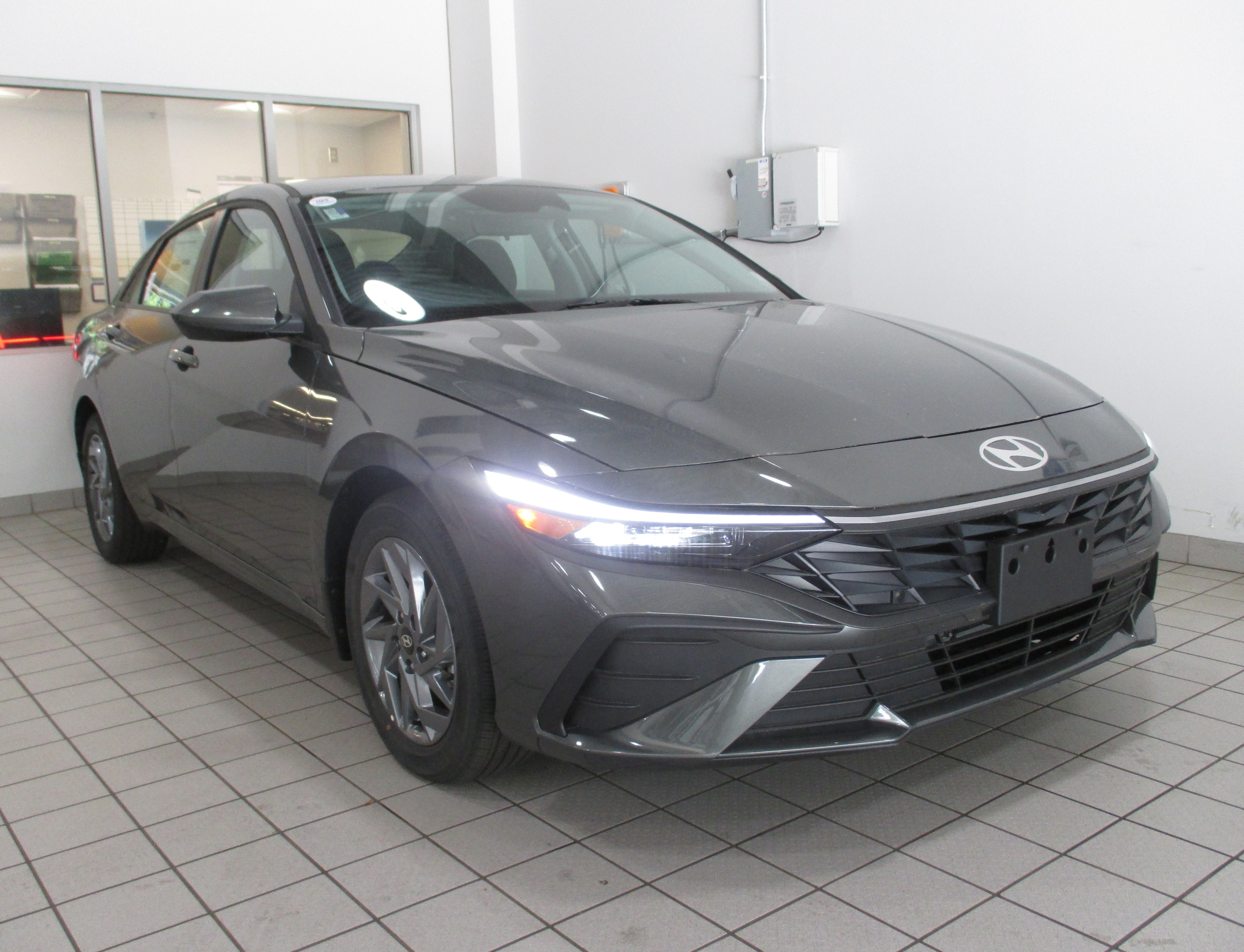 new 2025 Hyundai Elantra Hybrid car, priced at $24,835
