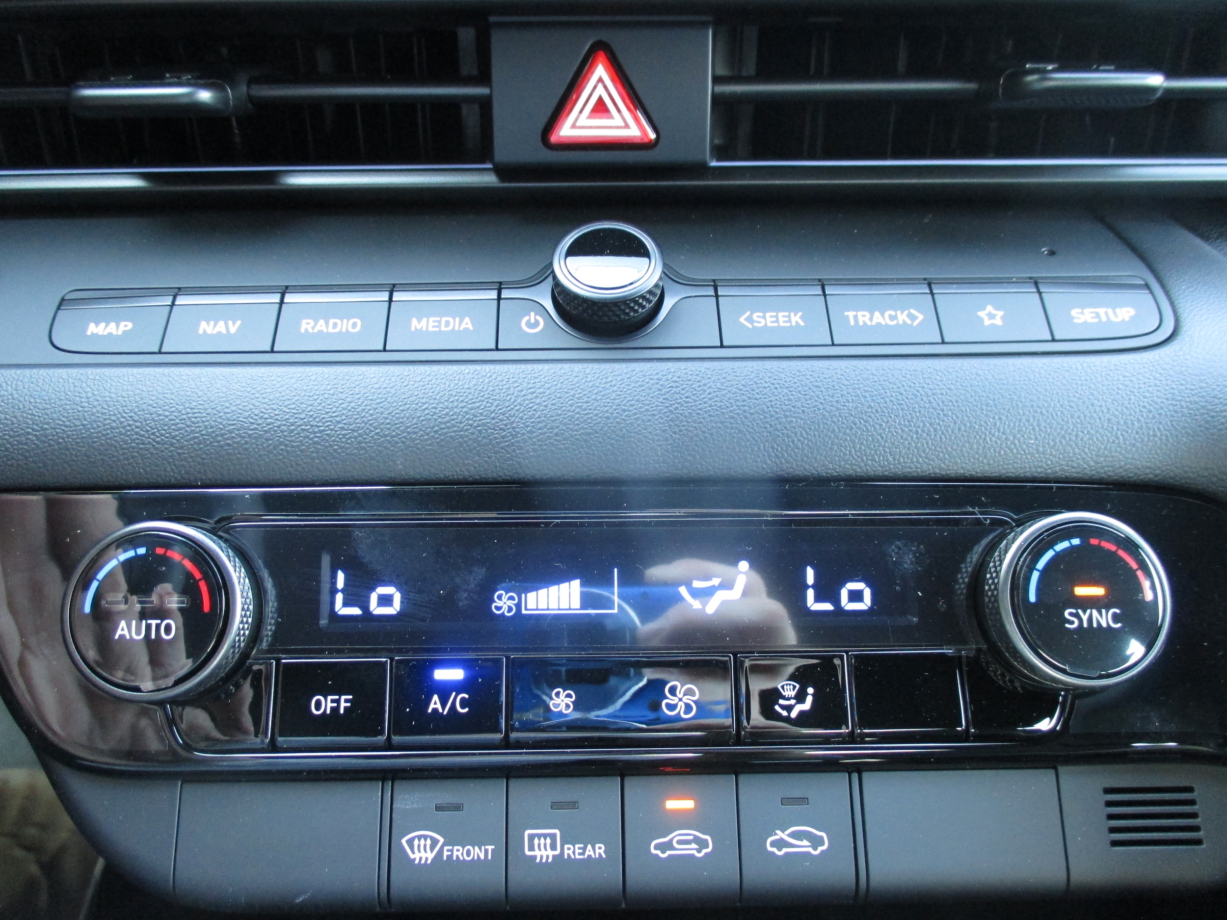 new 2025 Hyundai Elantra Hybrid car, priced at $26,855