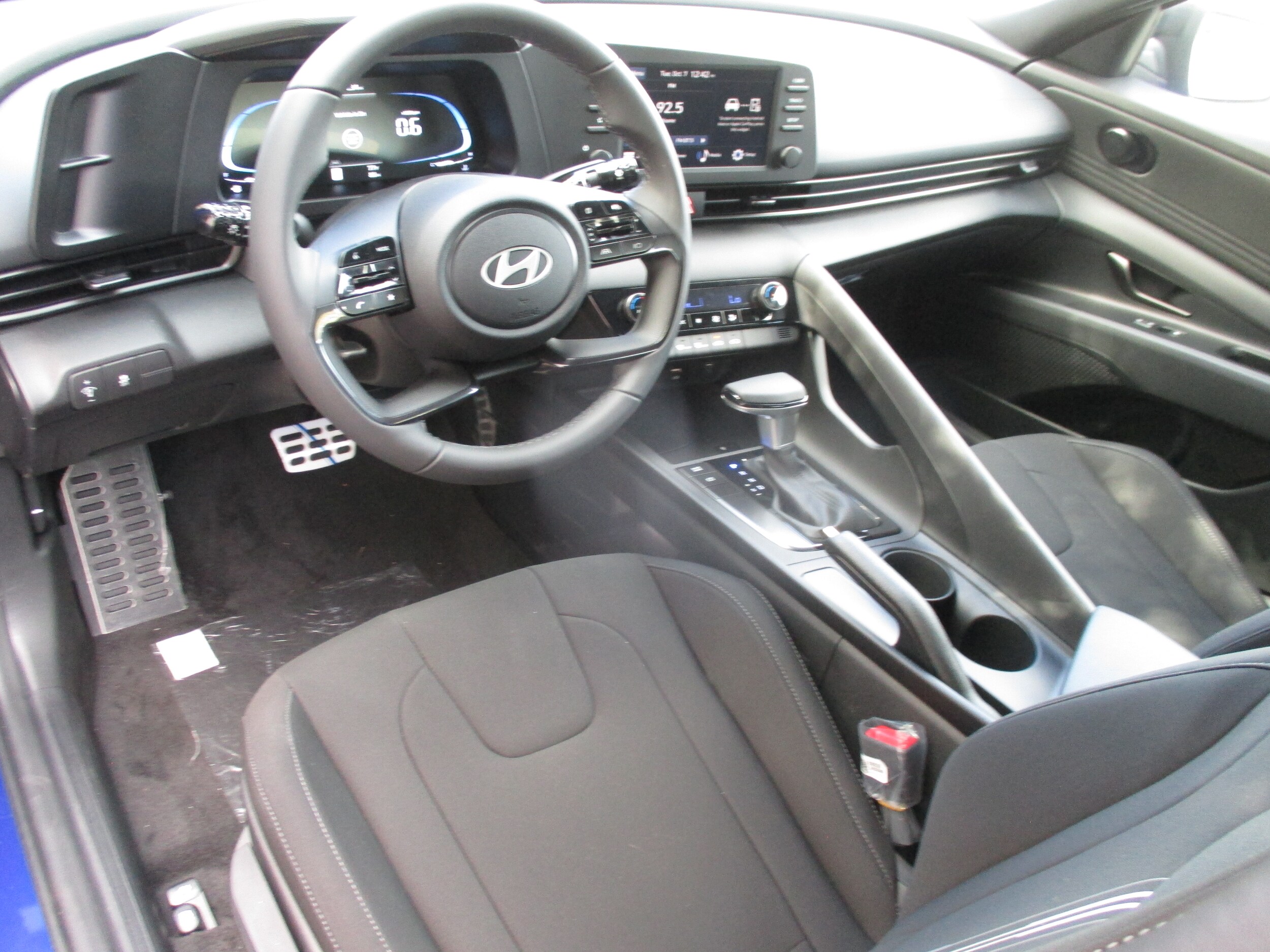 new 2025 Hyundai Elantra car, priced at $24,085