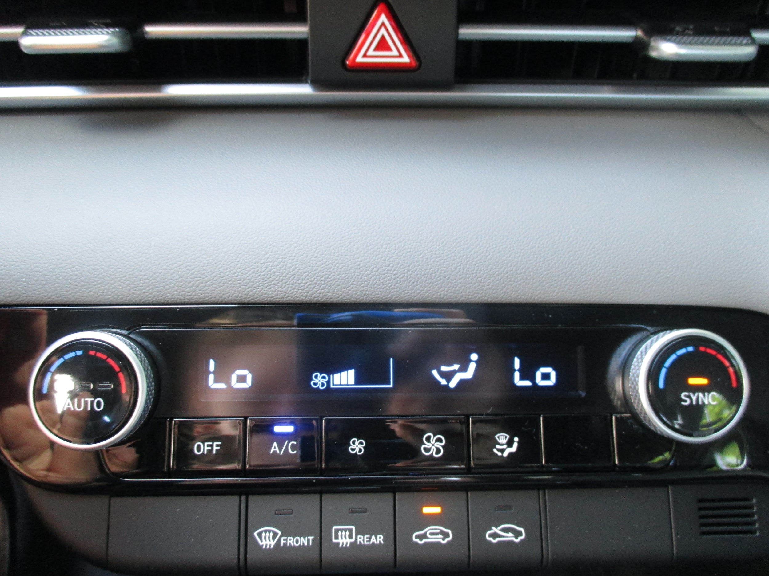 new 2025 Hyundai Elantra Hybrid car, priced at $25,310