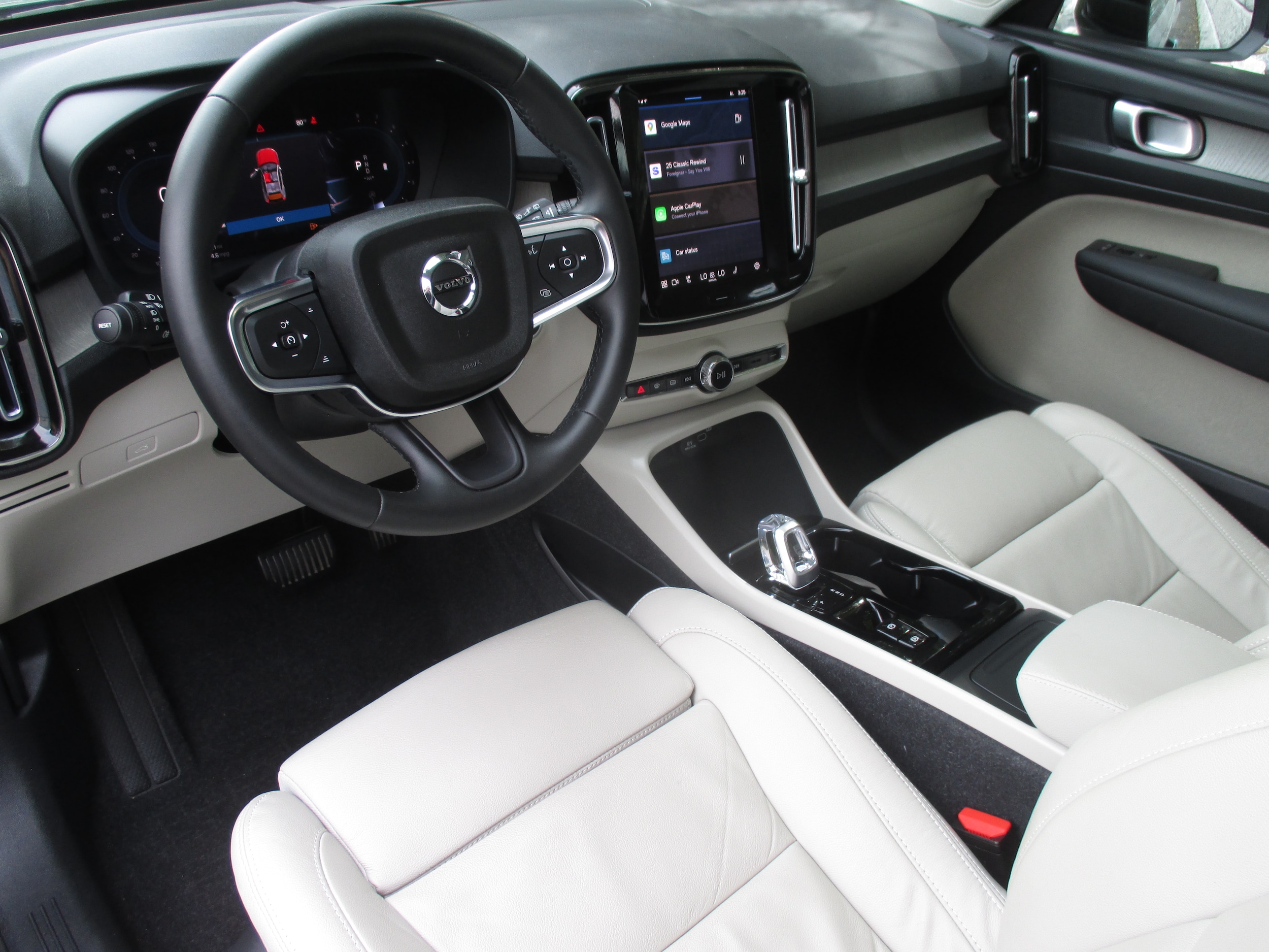 used 2023 Volvo XC40 car, priced at $34,298