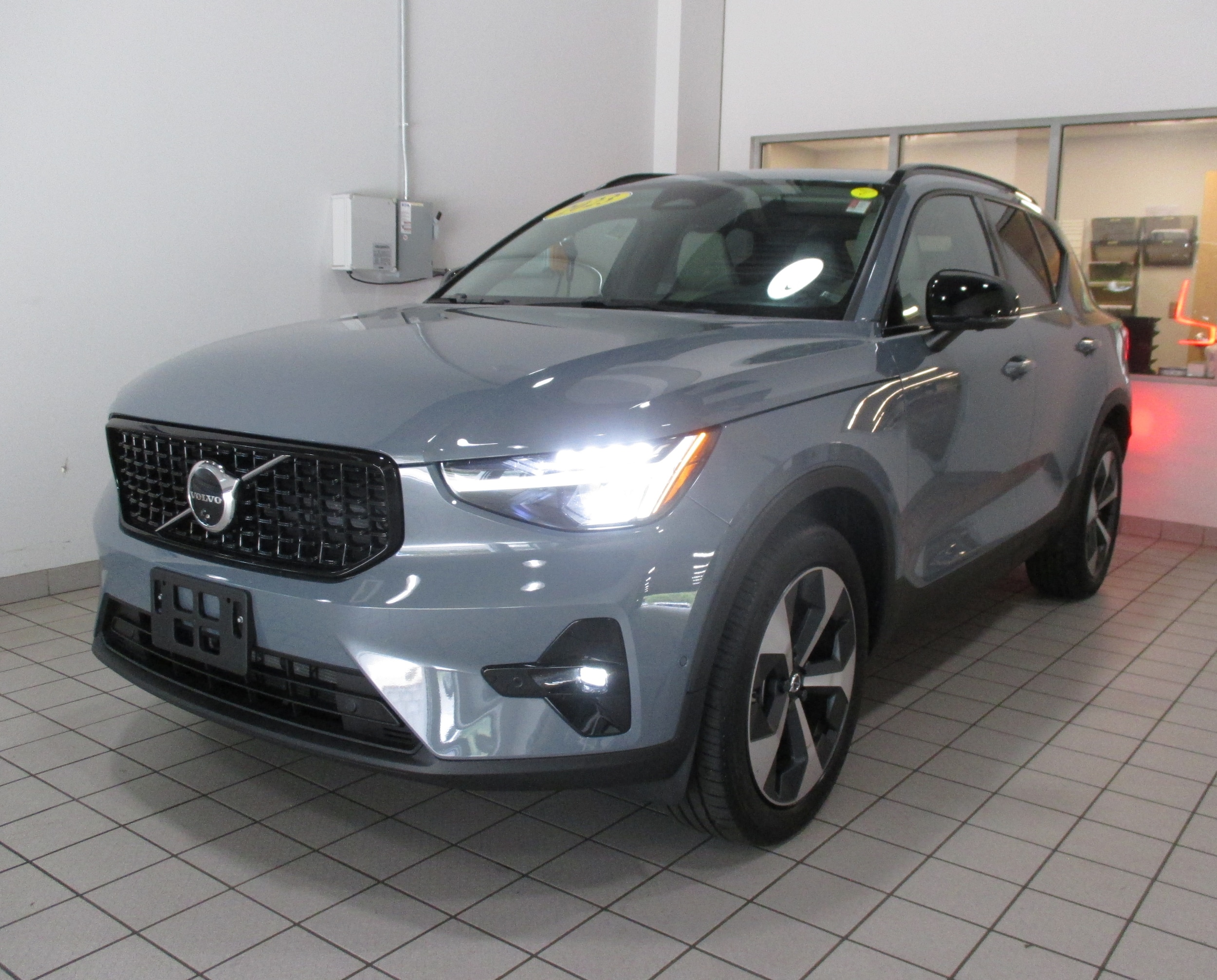 used 2023 Volvo XC40 car, priced at $34,298