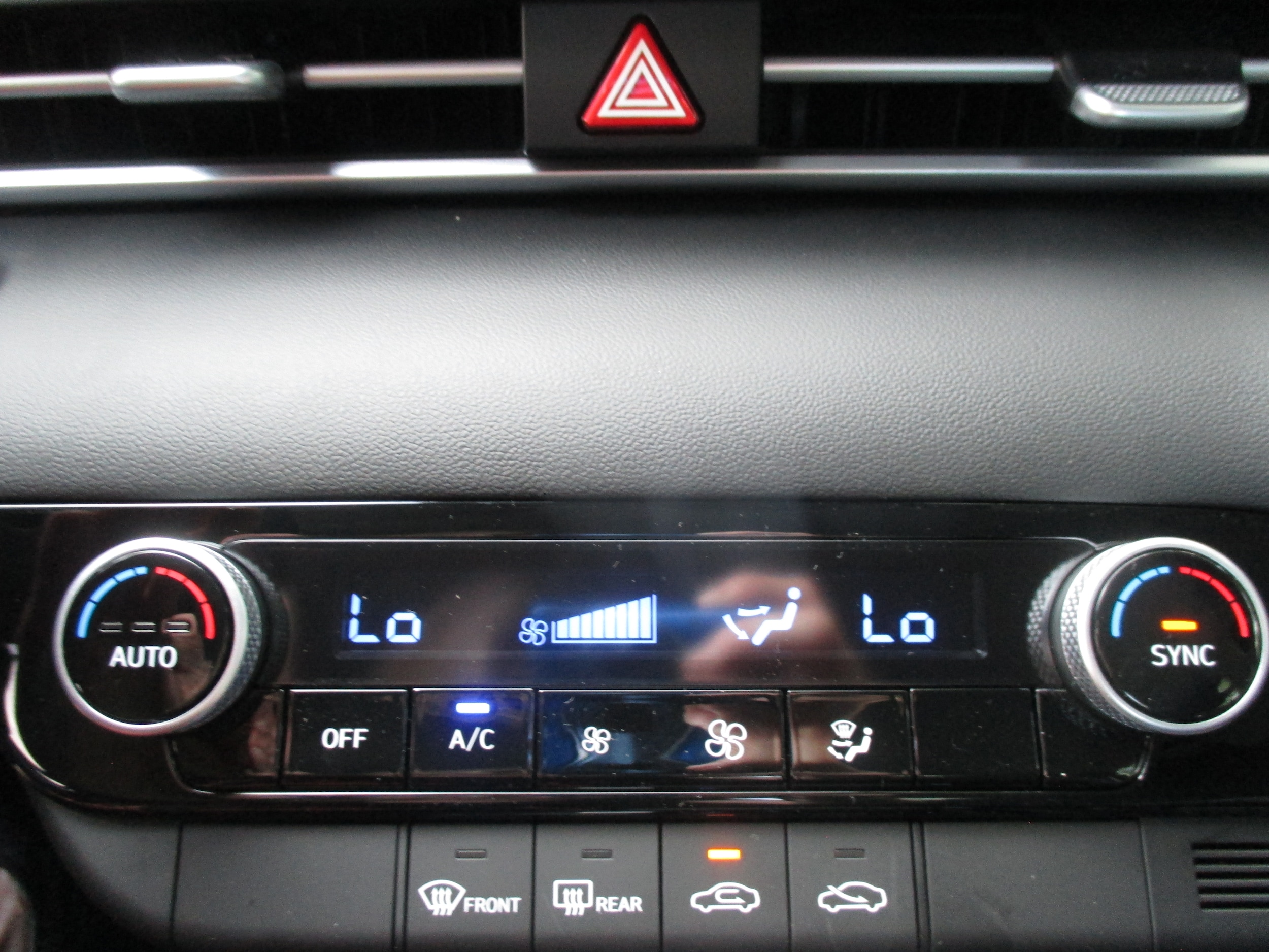 new 2025 Hyundai Elantra Hybrid car, priced at $24,850