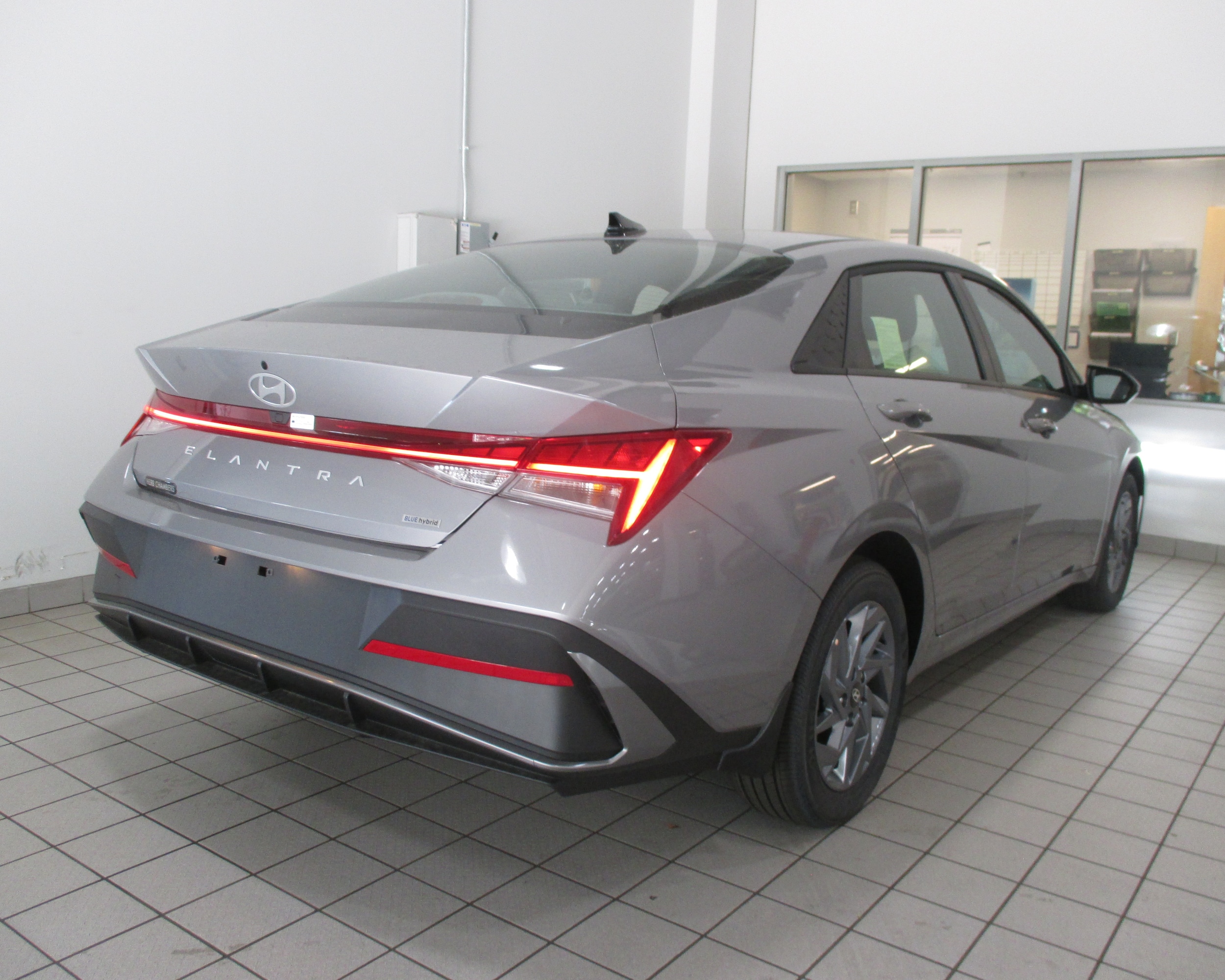 new 2025 Hyundai Elantra Hybrid car, priced at $25,310