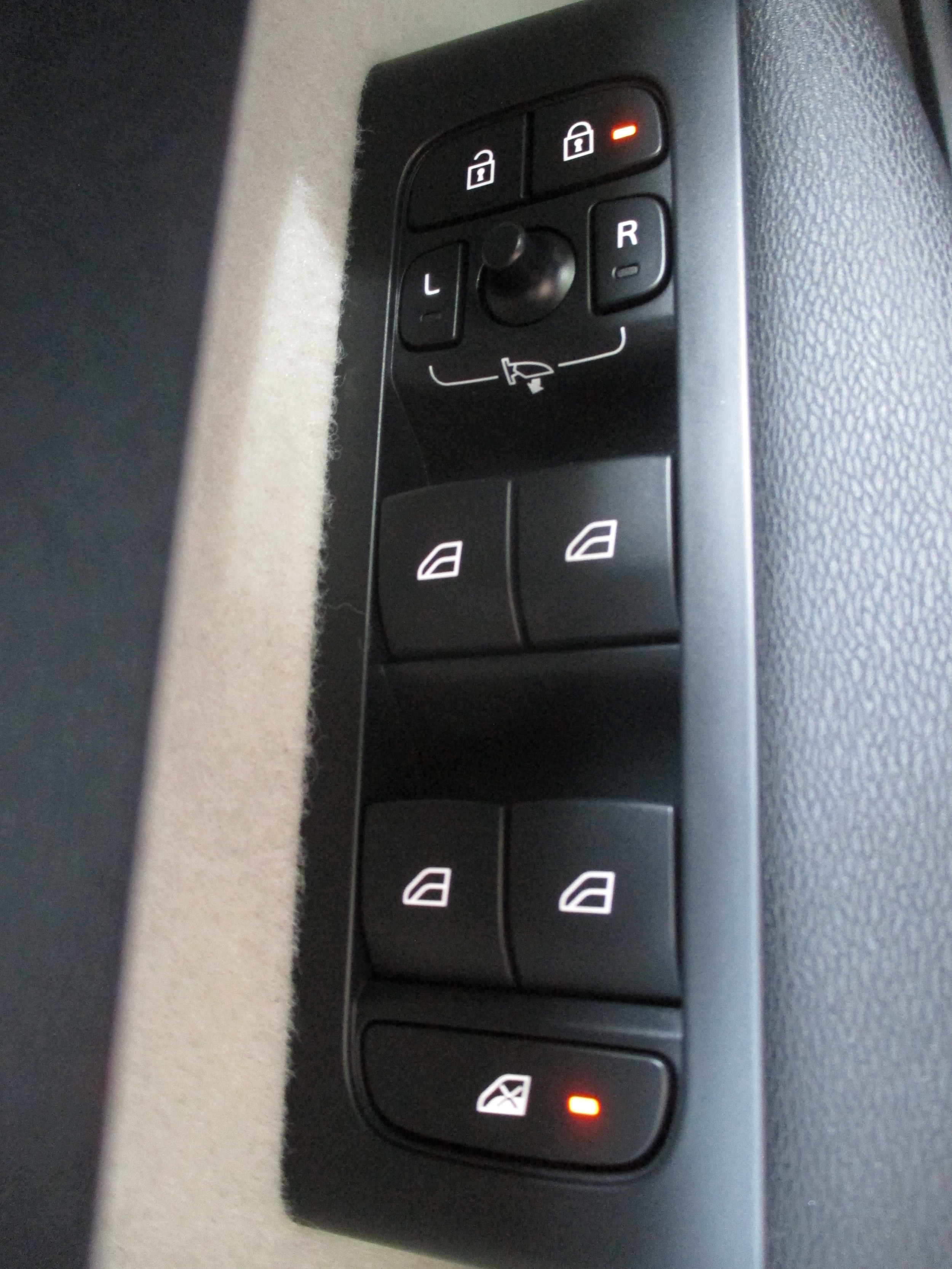 used 2023 Volvo XC40 car, priced at $34,298