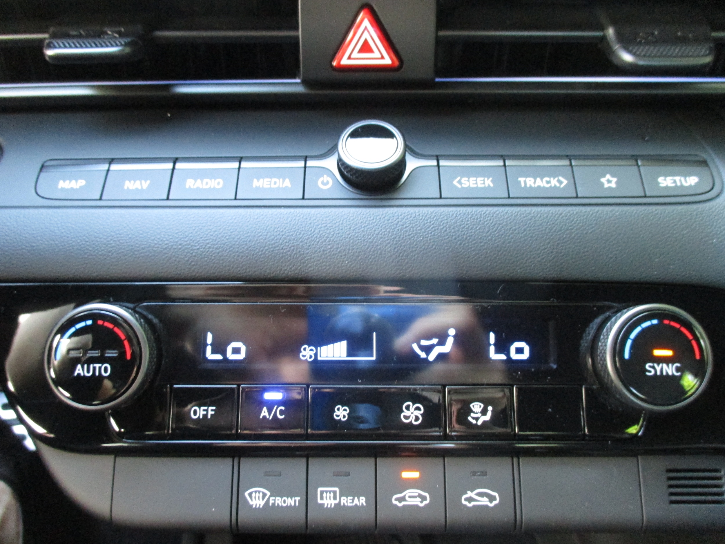 new 2025 Hyundai Elantra Hybrid car, priced at $27,490
