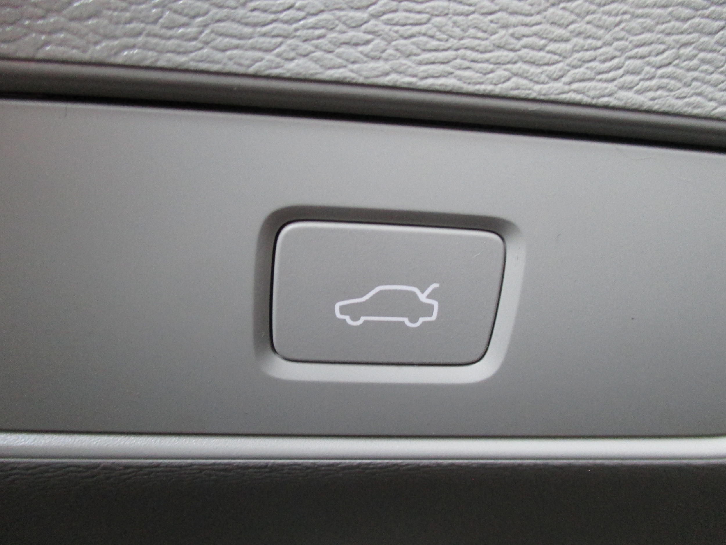 used 2023 Volvo XC40 car, priced at $34,298