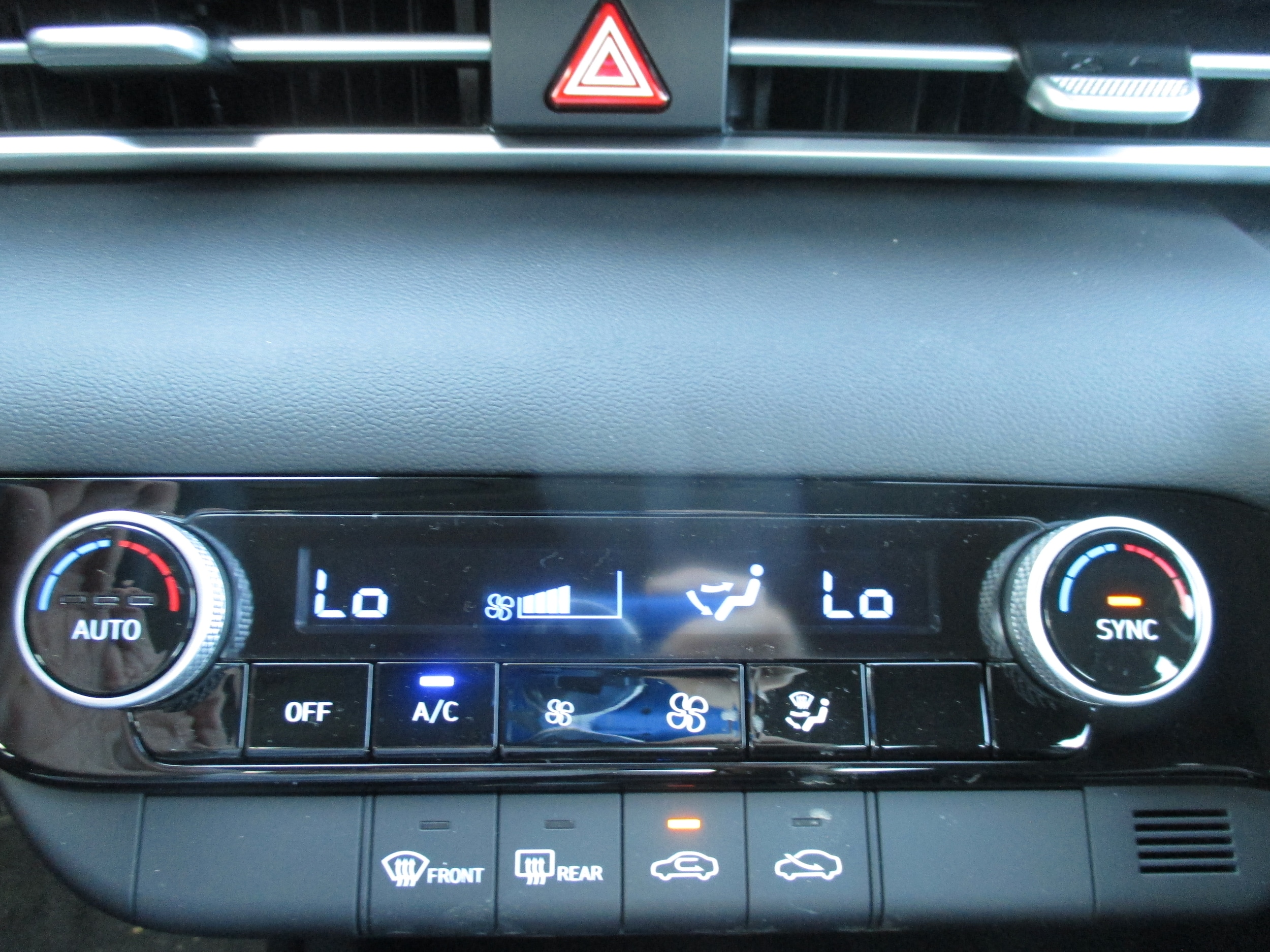 new 2025 Hyundai Elantra Hybrid car, priced at $24,835