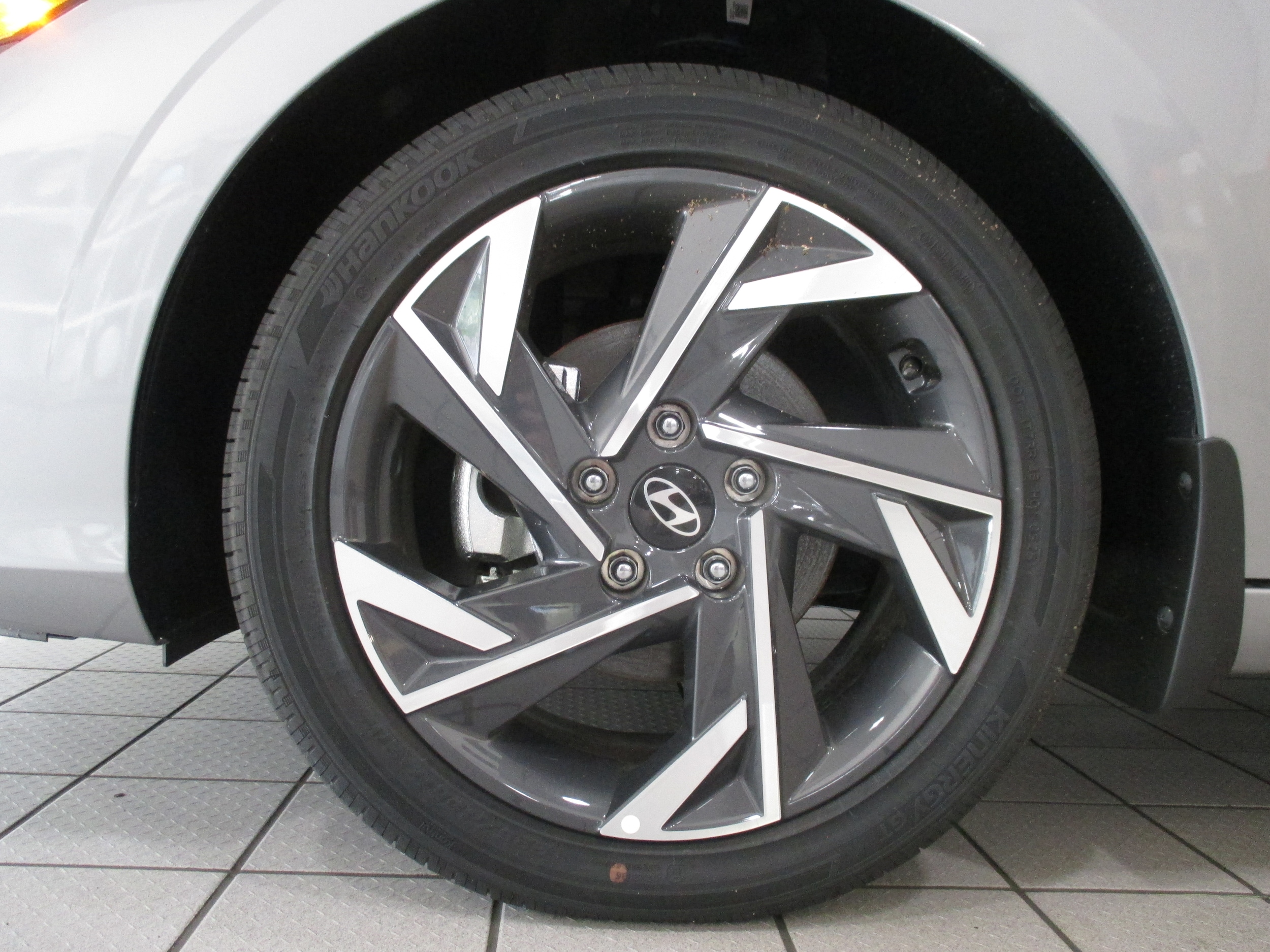 new 2025 Hyundai Elantra Hybrid car, priced at $26,810