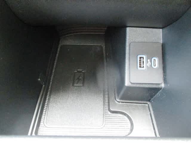 used 2022 Ford Edge car, priced at $30,698