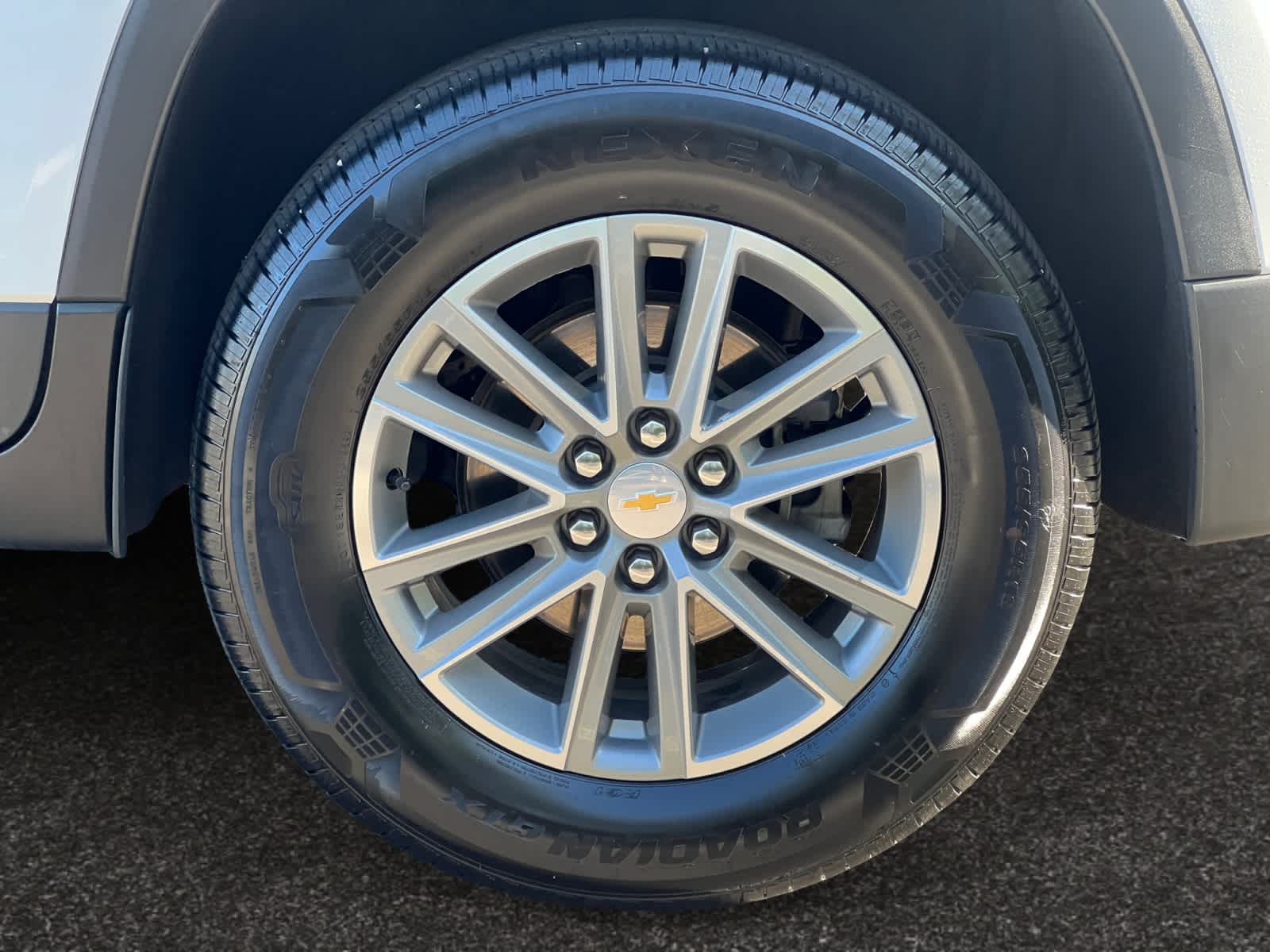 used 2023 Chevrolet Traverse car, priced at $28,788