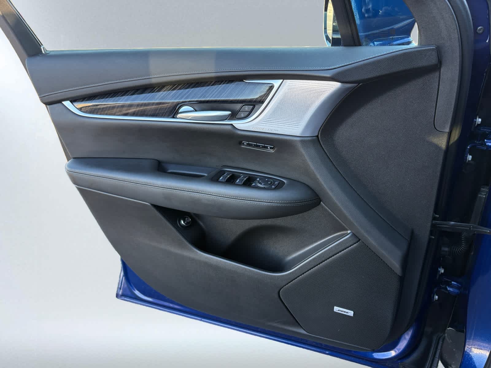 used 2025 Cadillac XT6 car, priced at $44,888