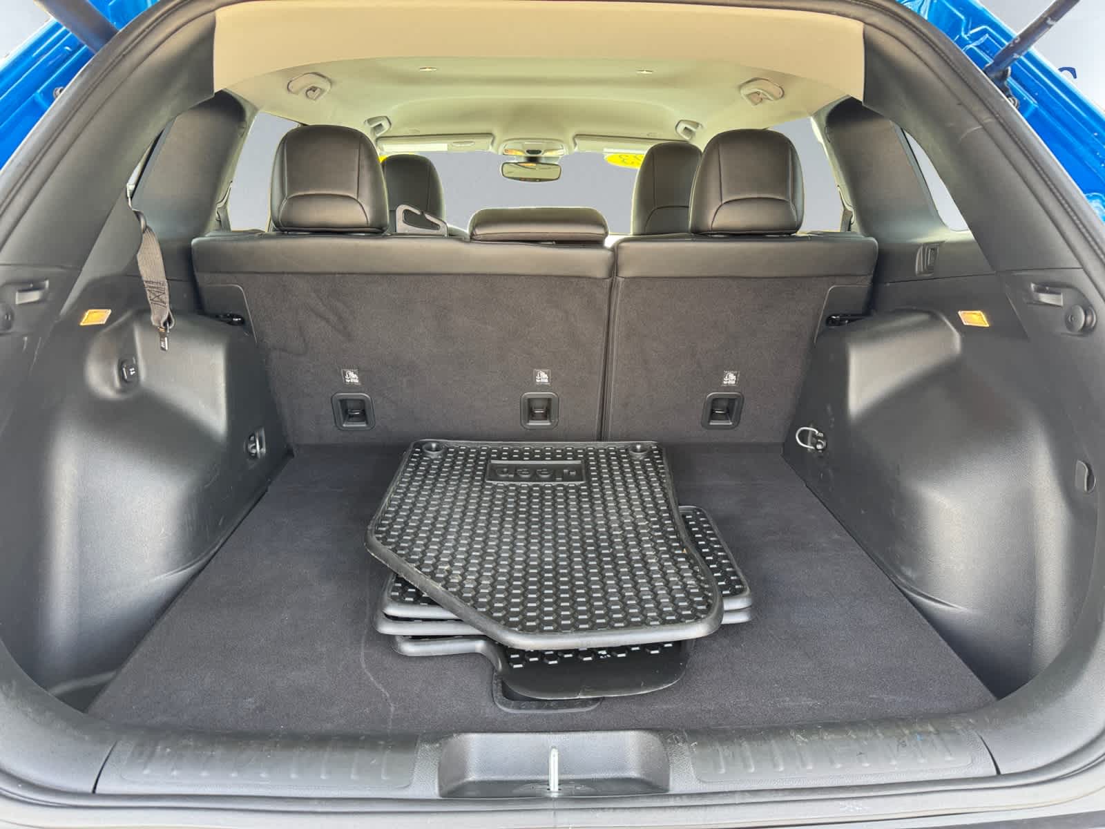 used 2023 Jeep Cherokee car, priced at $27,998