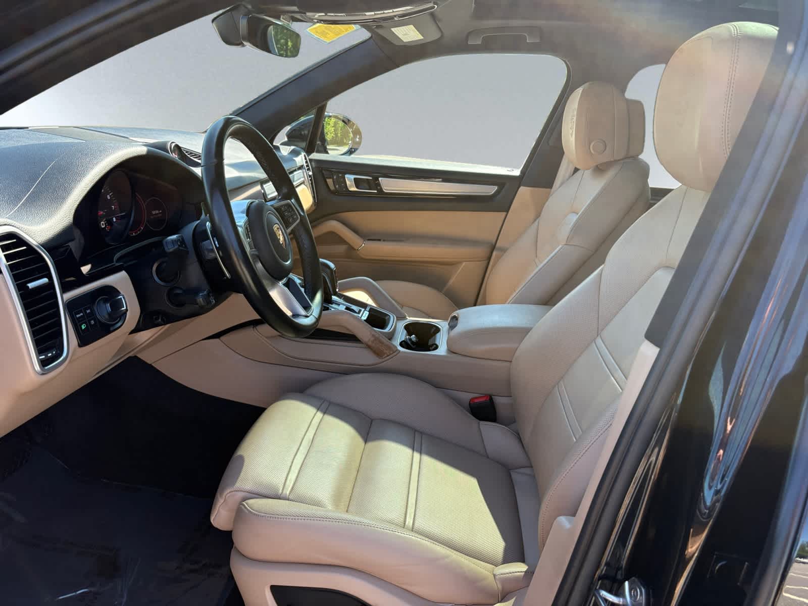 used 2022 Porsche Cayenne car, priced at $54,998
