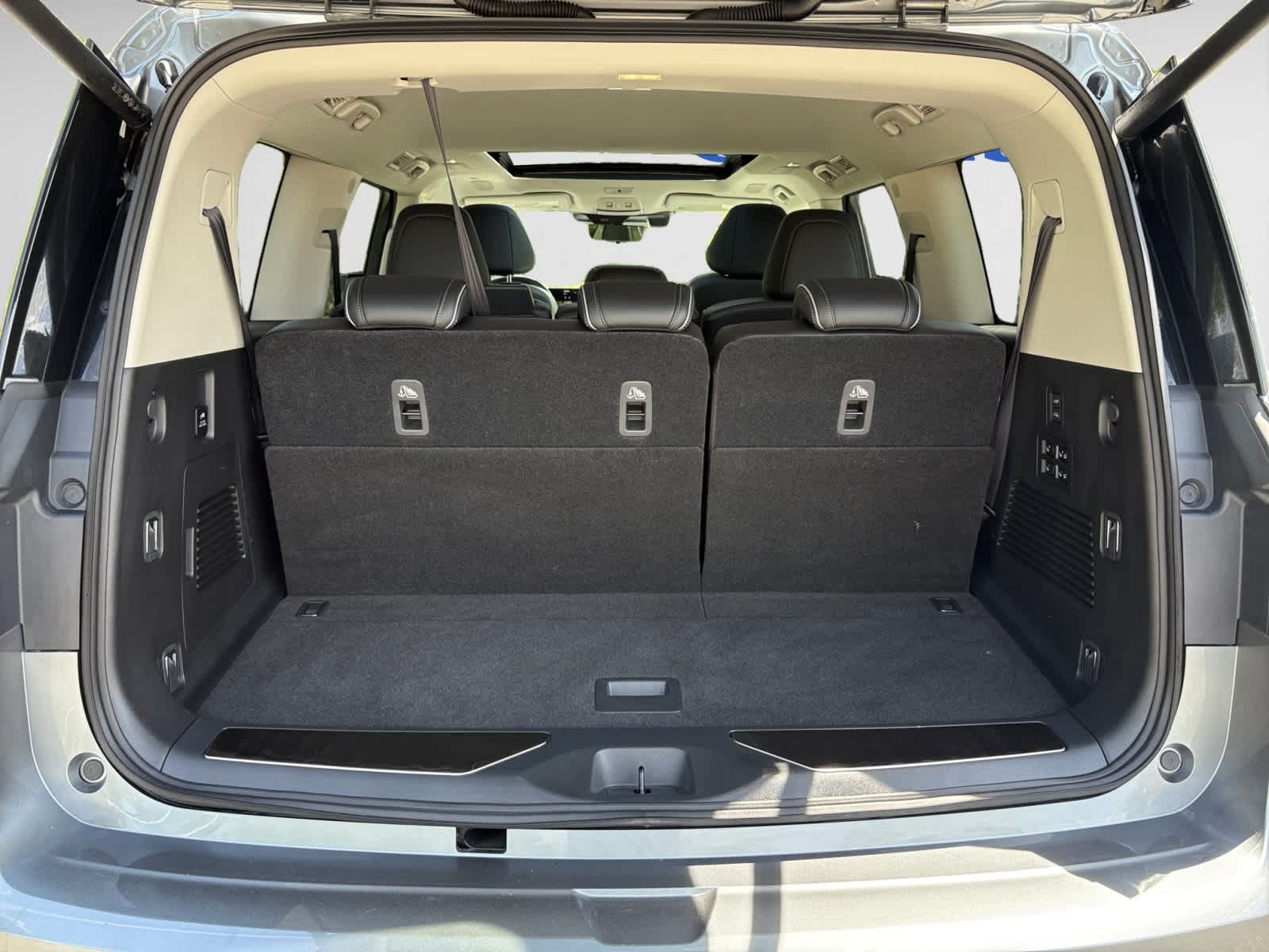 used 2025 INFINITI QX80 car, priced at $82,998
