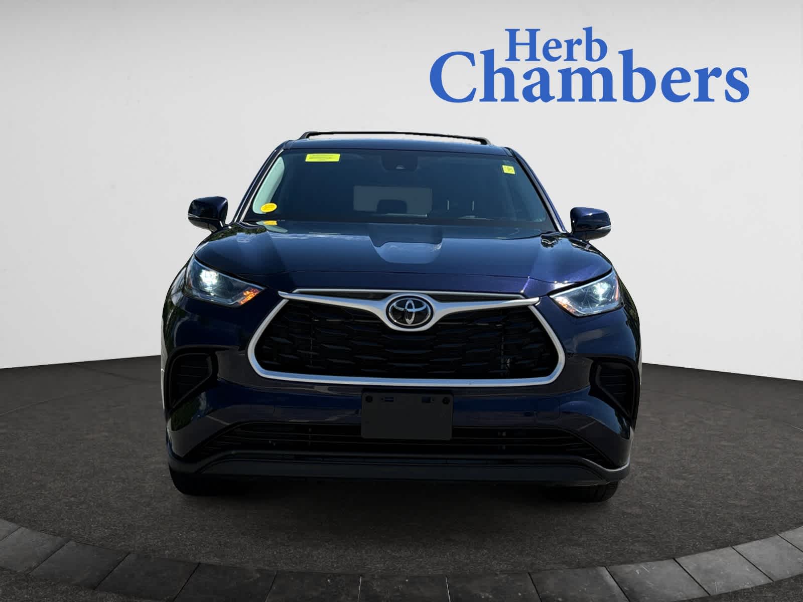used 2021 Toyota Highlander car, priced at $29,998