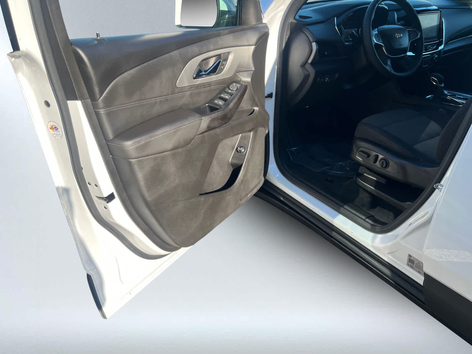 used 2023 Chevrolet Traverse car, priced at $28,788