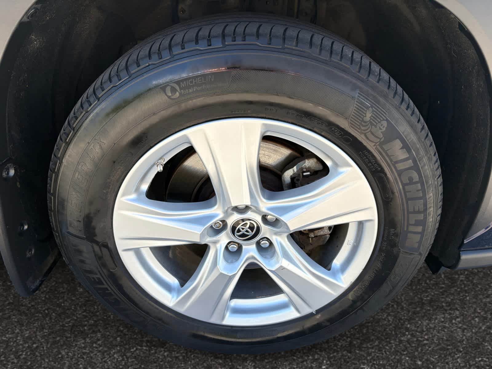 used 2021 Toyota Highlander car, priced at $29,998
