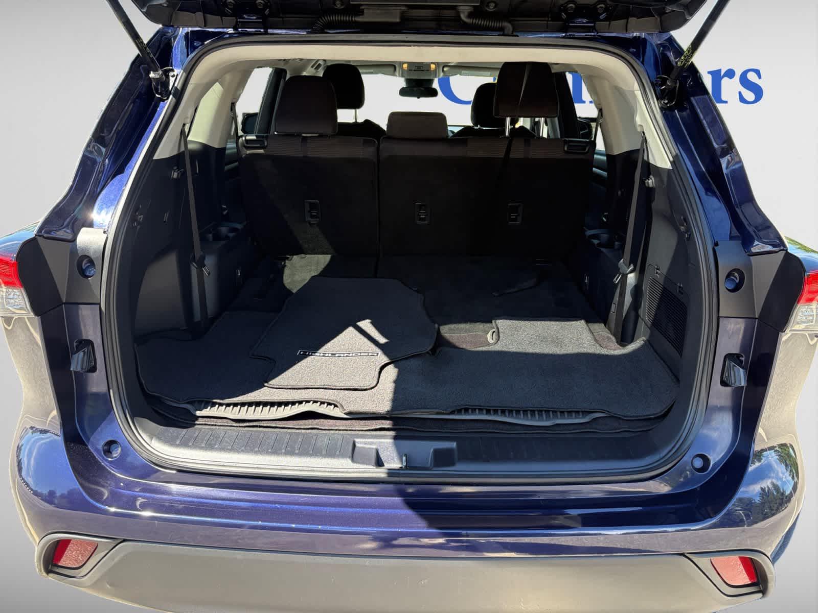 used 2021 Toyota Highlander car, priced at $29,998