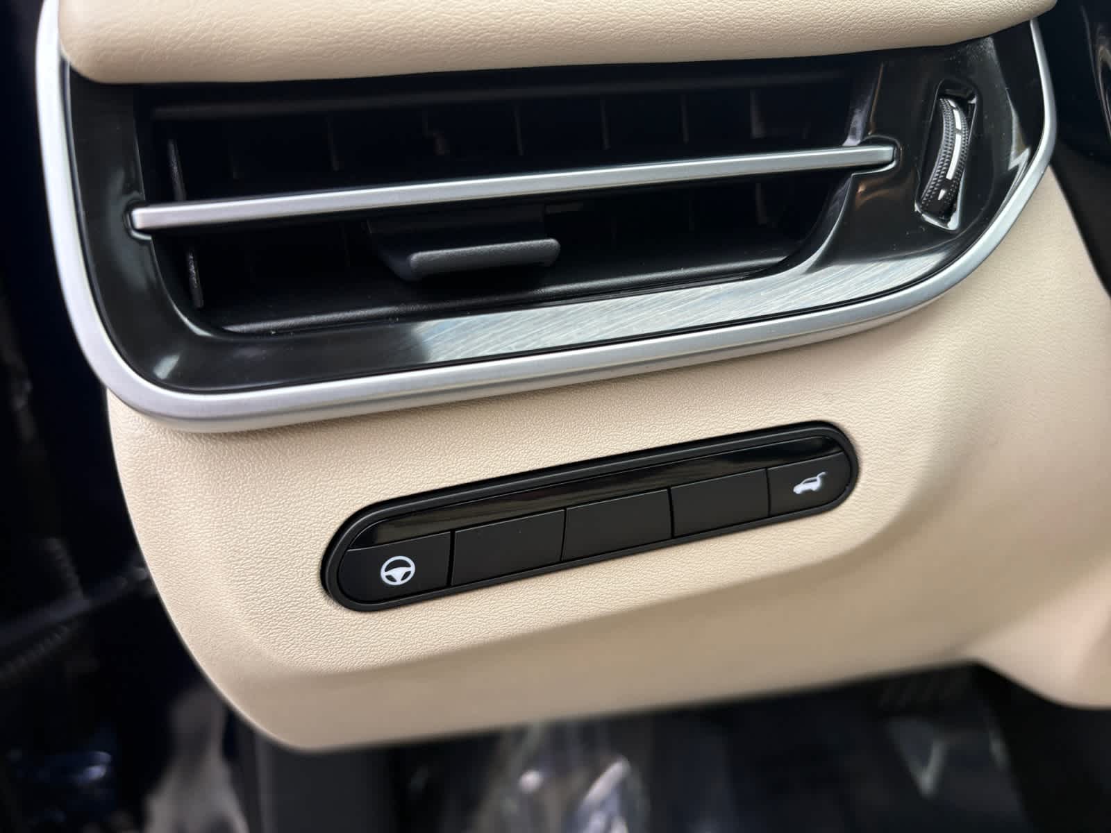 used 2025 INFINITI QX60 car, priced at $51,497