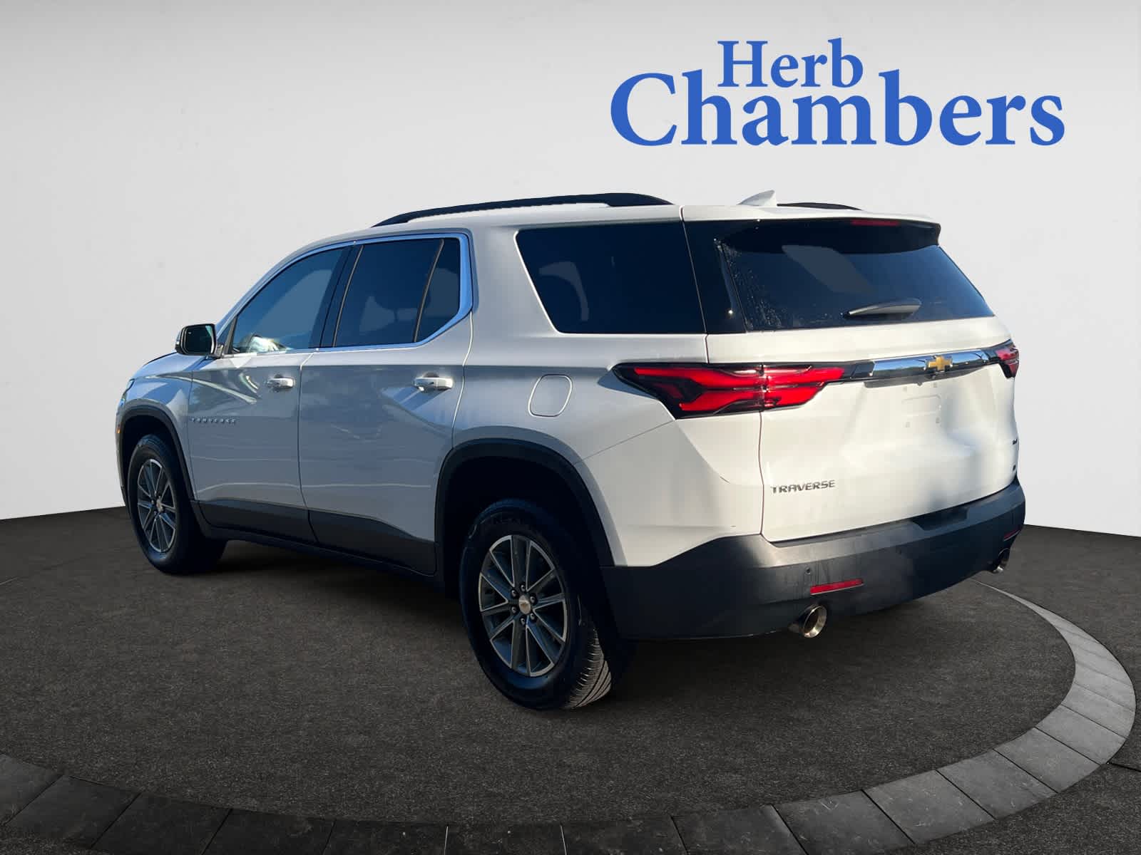 used 2023 Chevrolet Traverse car, priced at $28,788