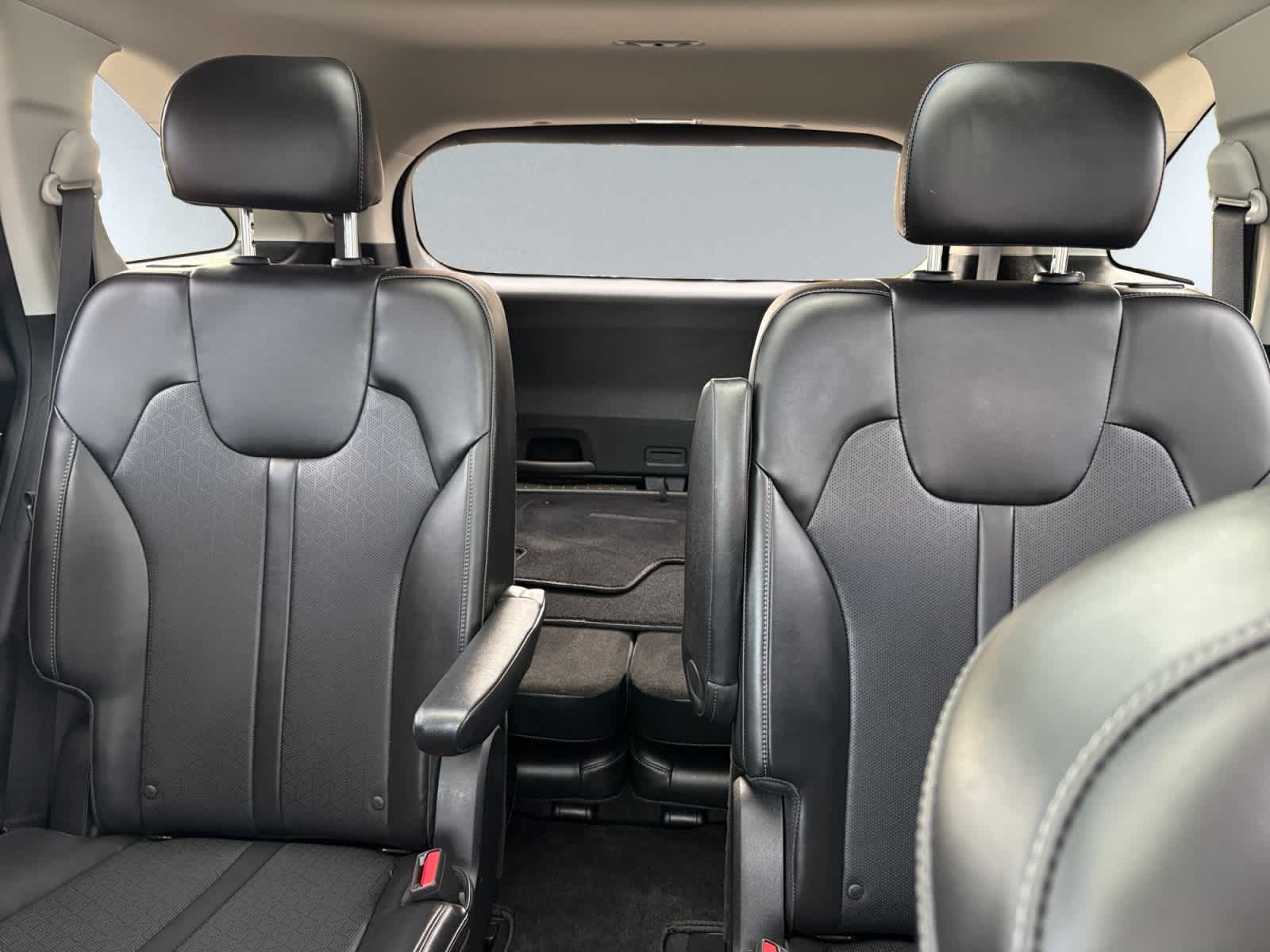 used 2023 Kia Sorento car, priced at $29,988