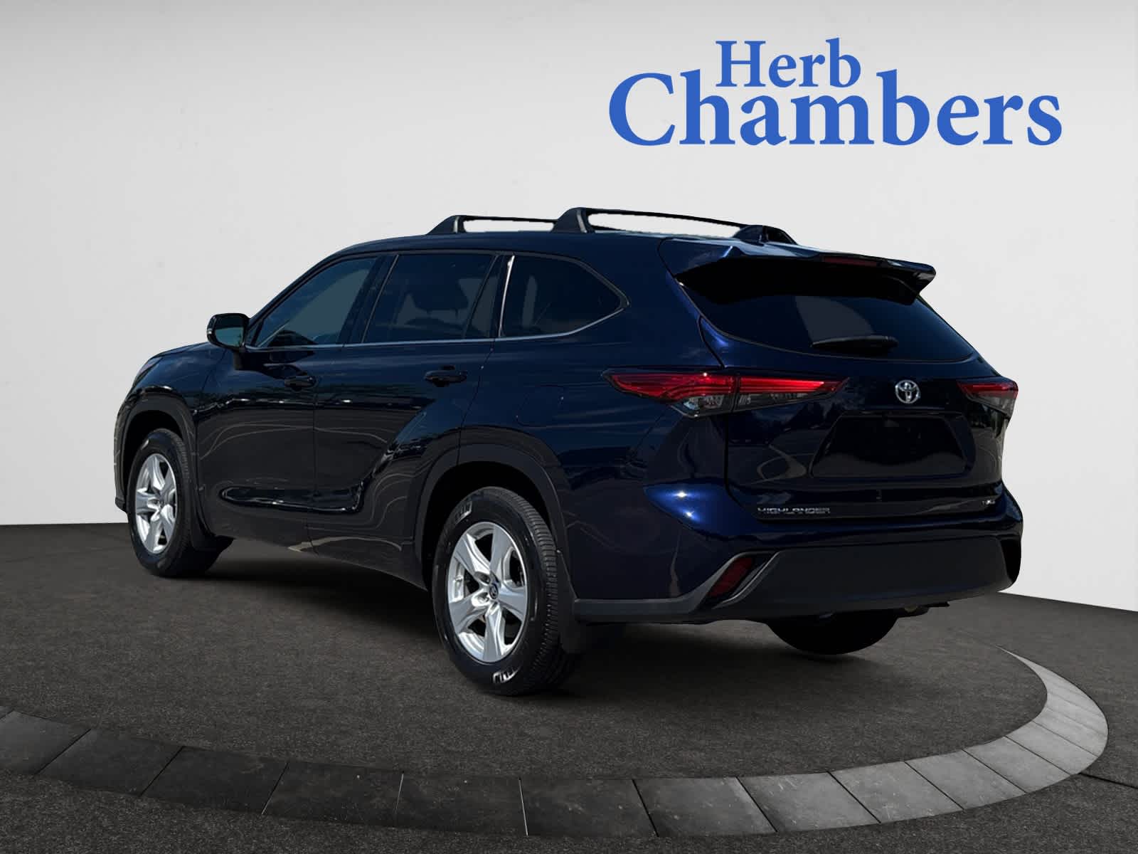 used 2021 Toyota Highlander car, priced at $29,998